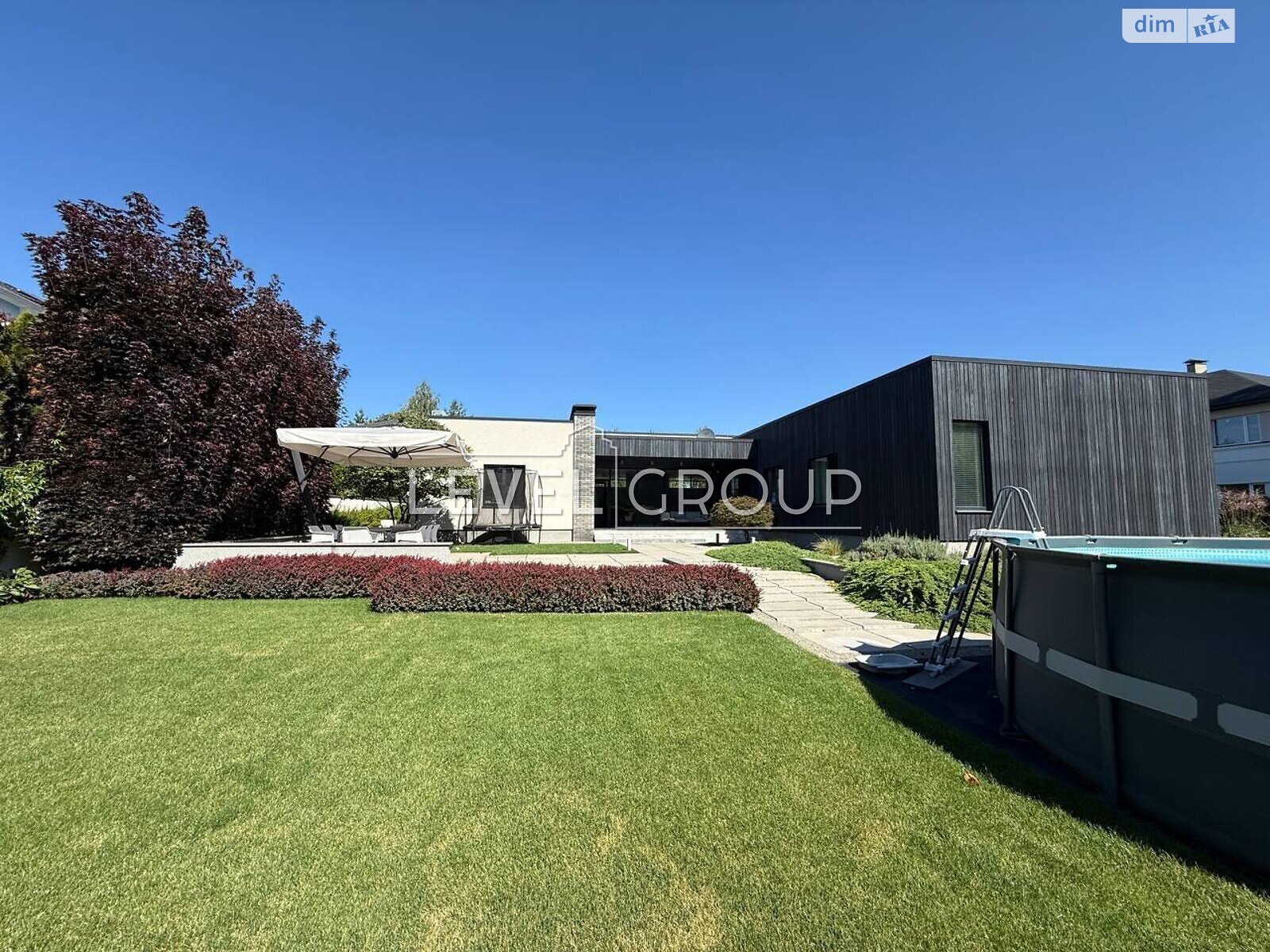 одноэтажный дом с верандой, 260 кв. м, кирпич. Продажа в Дмитровке фото 1