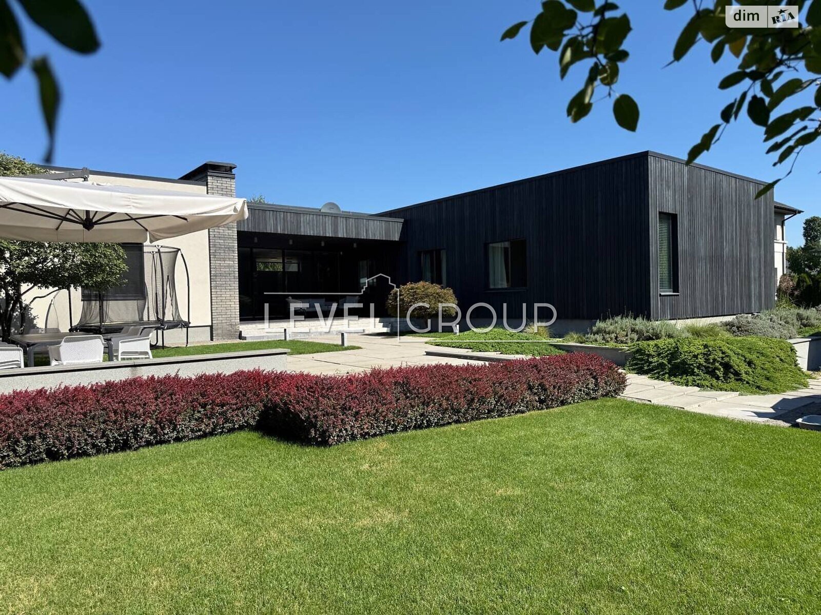 одноэтажный дом с верандой, 260 кв. м, кирпич. Продажа в Дмитровке фото 1