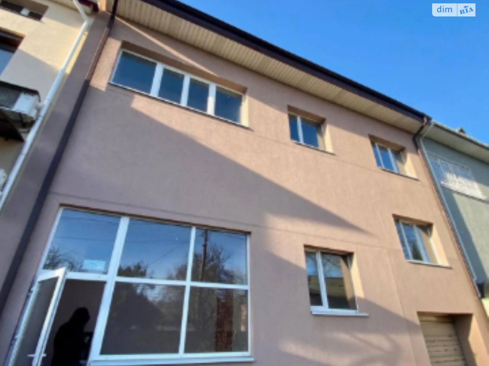 двухэтажный дом с гаражом, 400 кв. м, кирпич. Продажа в Днепре район ДИИТ фото 1 двухэтажный дом с гаражом, 400 кв. м, кирпич. Продажа в Днепре район ДИИТ фото 1