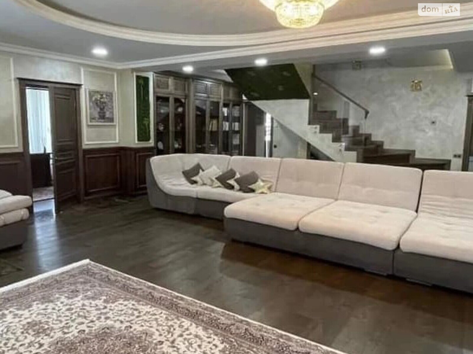 двухэтажный дом, 380 кв. м, кирпич. Продажа в Александровке фото 1