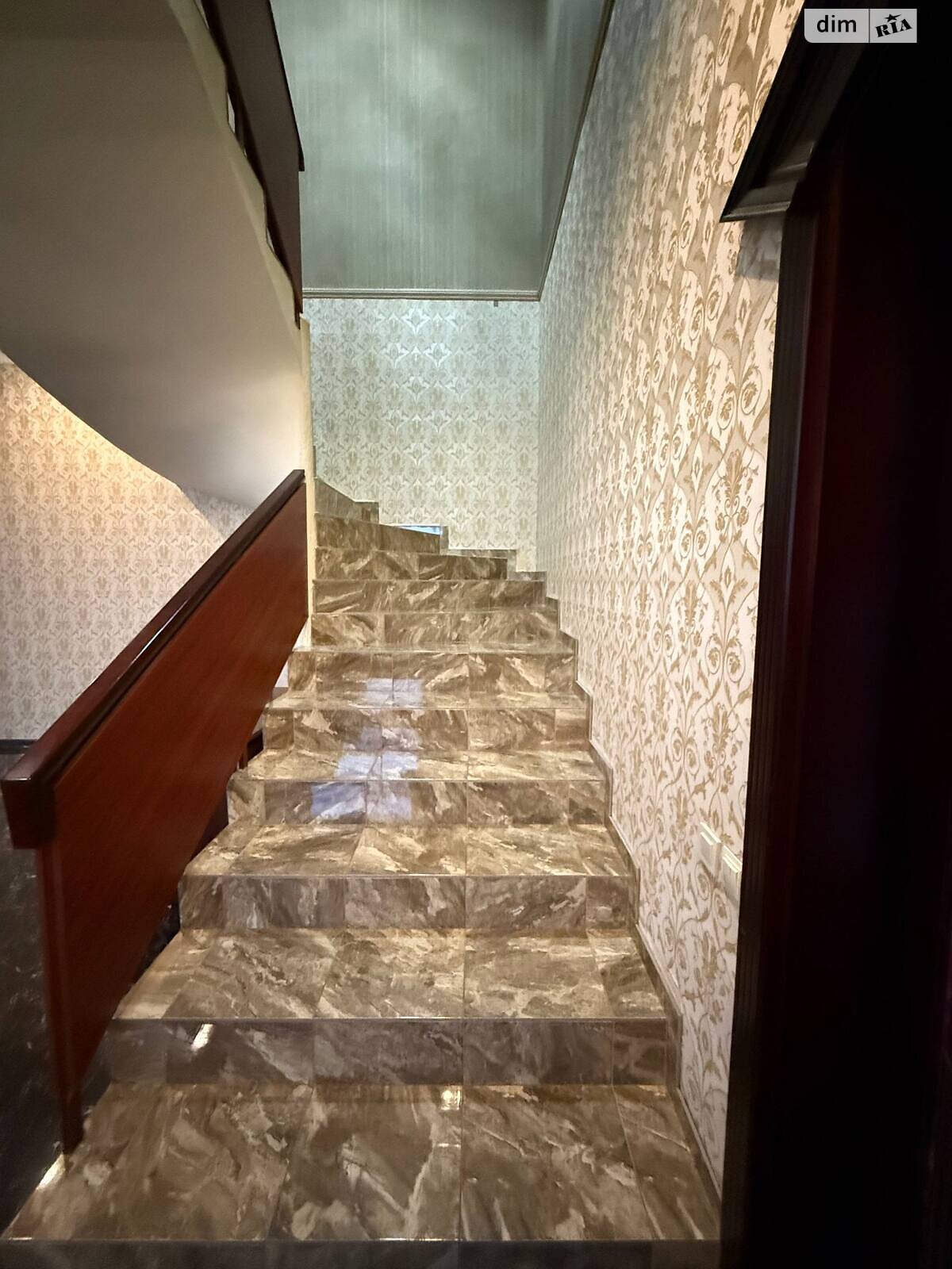 двухэтажный дом с гаражом, 206.1 кв. м, кирпич. Продажа в Днепре район Амур фото 1