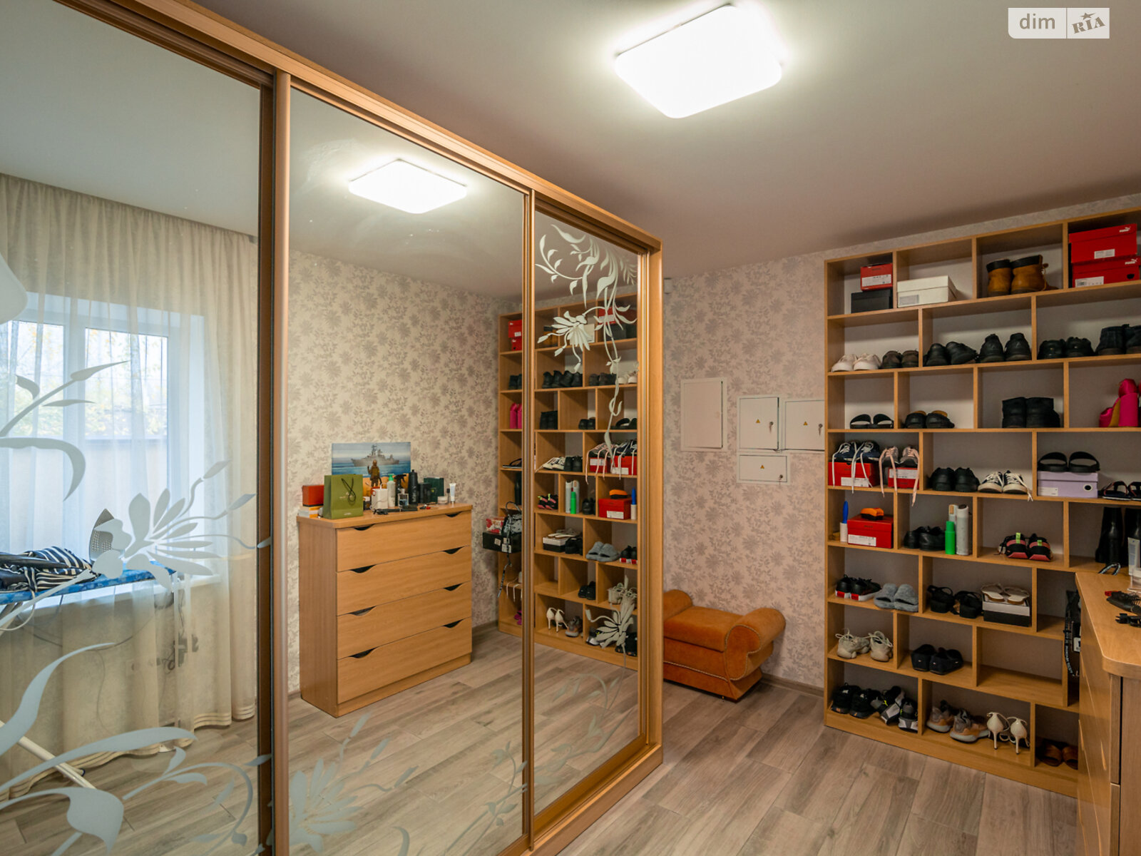 двухэтажный дом с отоплением, 181 кв. м, кирпич. Продажа в Днепре район Амур-Нижнеднепровский фото 1 двухэтажный дом с отоплением, 181 кв. м, кирпич. Продажа в Днепре район Амур-Нижнеднепровский фото 1