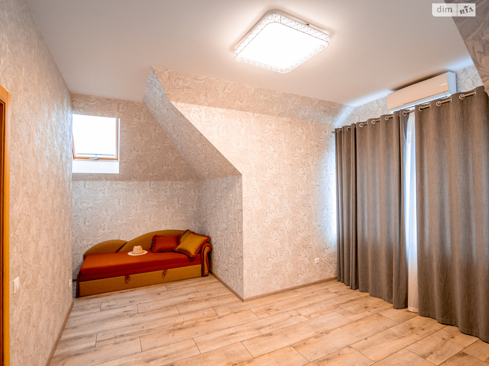 двухэтажный дом с отоплением, 181 кв. м, кирпич. Продажа в Днепре район Амур-Нижнеднепровский фото 1 двухэтажный дом с отоплением, 181 кв. м, кирпич. Продажа в Днепре район Амур-Нижнеднепровский фото 1