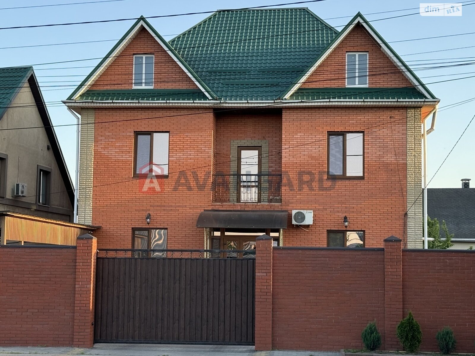 двухэтажный дом, 230 кв. м, кирпич. Продажа в Днепре район Амур-Нижнеднепровский фото 1