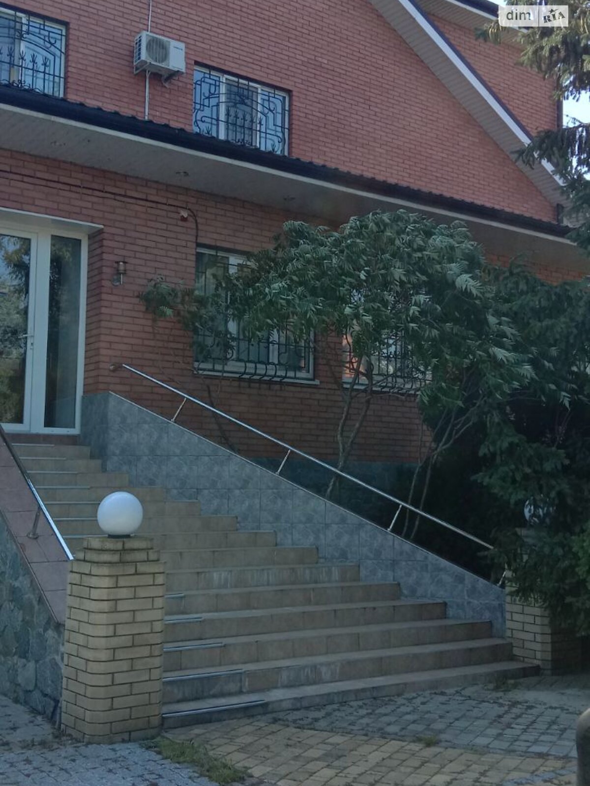 трехэтажный дом с балконом, 470 кв. м, кирпич. Продажа в Днепре район Березановка фото 1