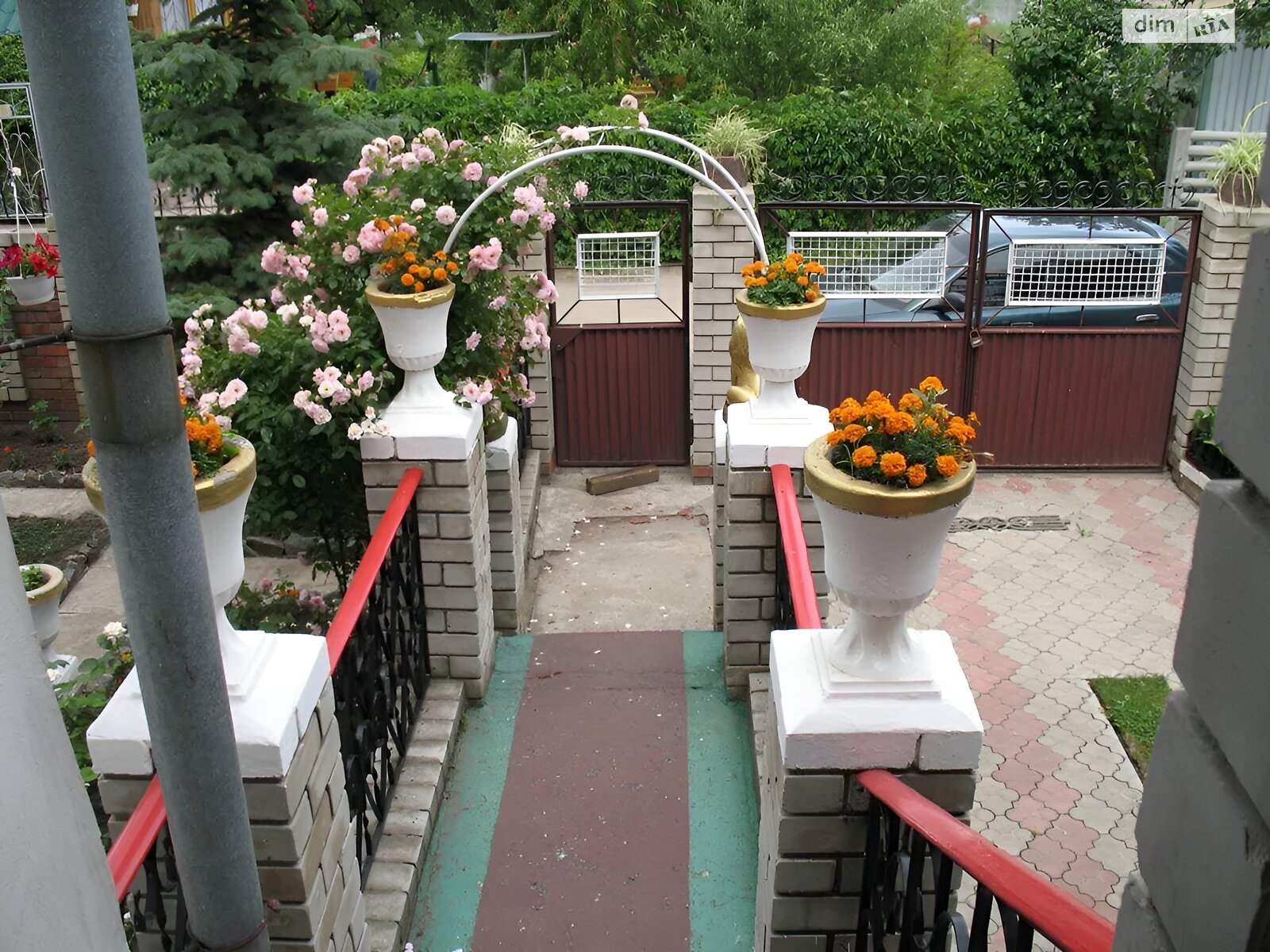 трехэтажный дом с мебелью, 85 кв. м, кирпич. Продажа в Днепре район Березановка фото 1 трехэтажный дом с мебелью, 85 кв. м, кирпич. Продажа в Днепре район Березановка фото 1
