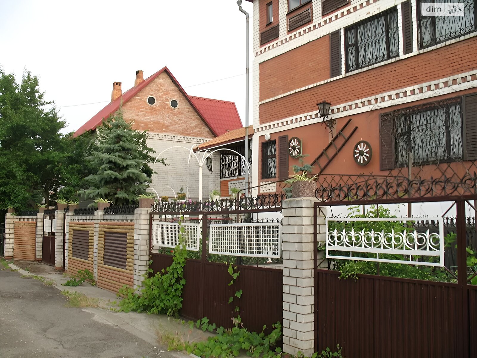 трехэтажный дом с мебелью, 85 кв. м, кирпич. Продажа в Днепре район Березановка фото 1 трехэтажный дом с мебелью, 85 кв. м, кирпич. Продажа в Днепре район Березановка фото 1