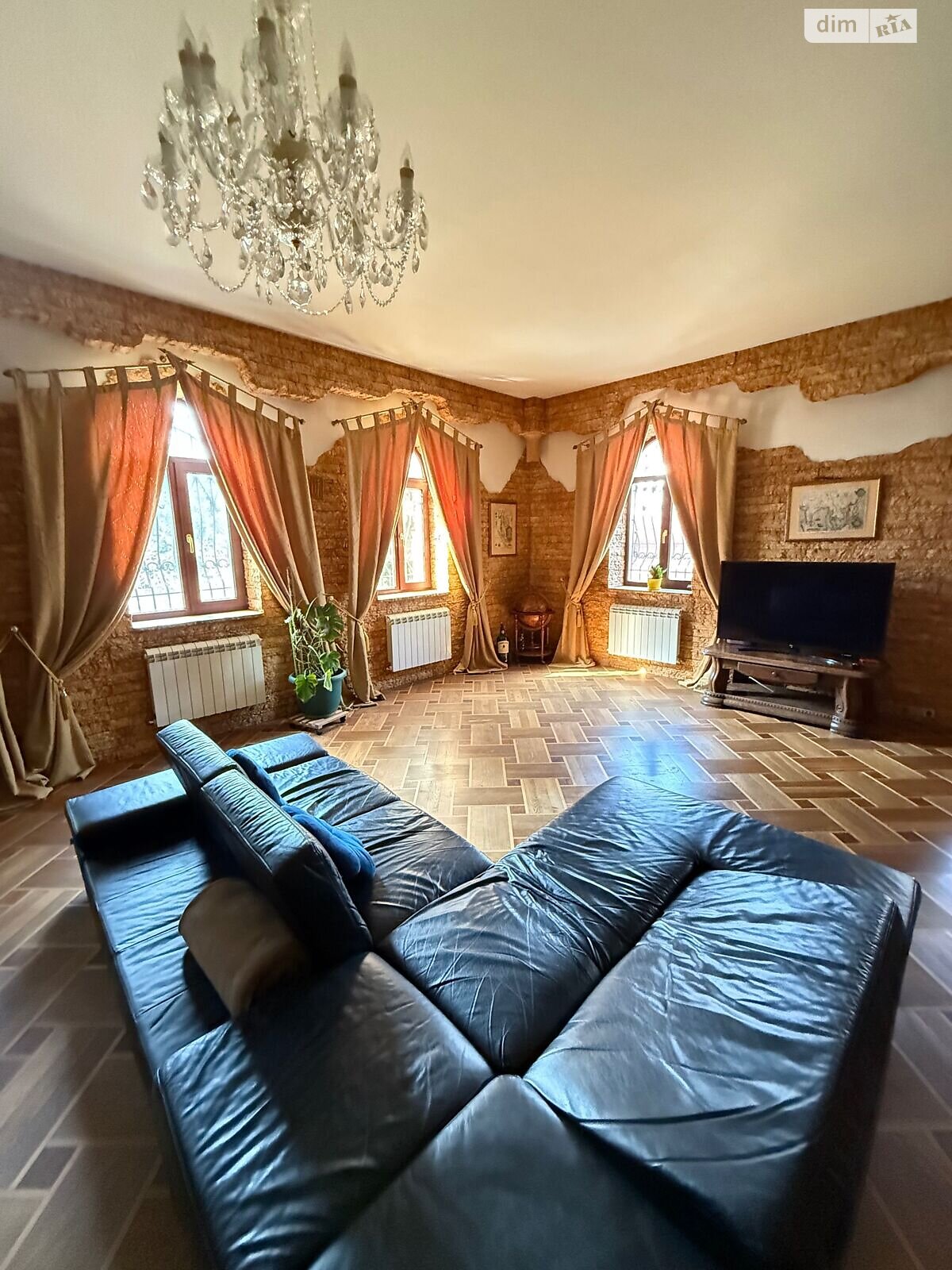 двоповерховий будинок з гаражем, 300 кв. м, цегла. Продаж в Дніпрі, район Березанівка фото 1 двоповерховий будинок з гаражем, 300 кв. м, цегла. Продаж в Дніпрі, район Березанівка фото 1