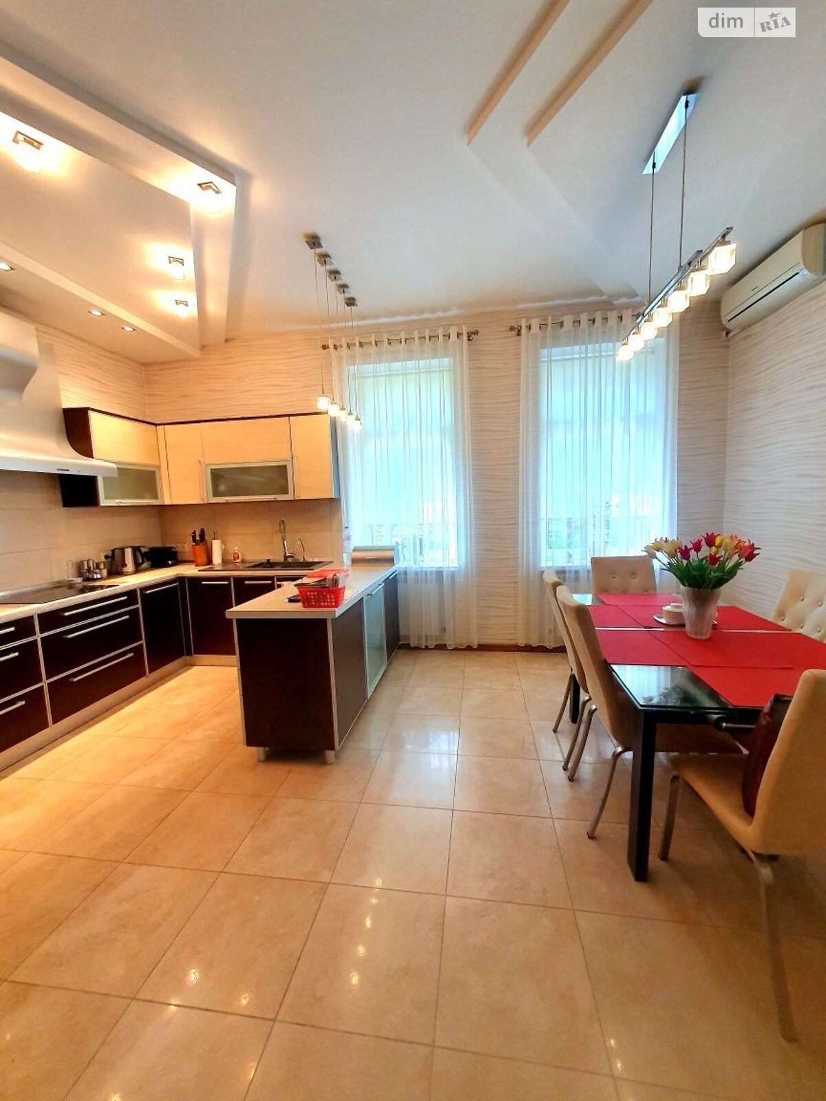 одноэтажный дом с гаражом, 200 кв. м, кирпич. Продажа в Днепре район Чечеловский фото 1 одноэтажный дом с гаражом, 200 кв. м, кирпич. Продажа в Днепре район Чечеловский фото 1