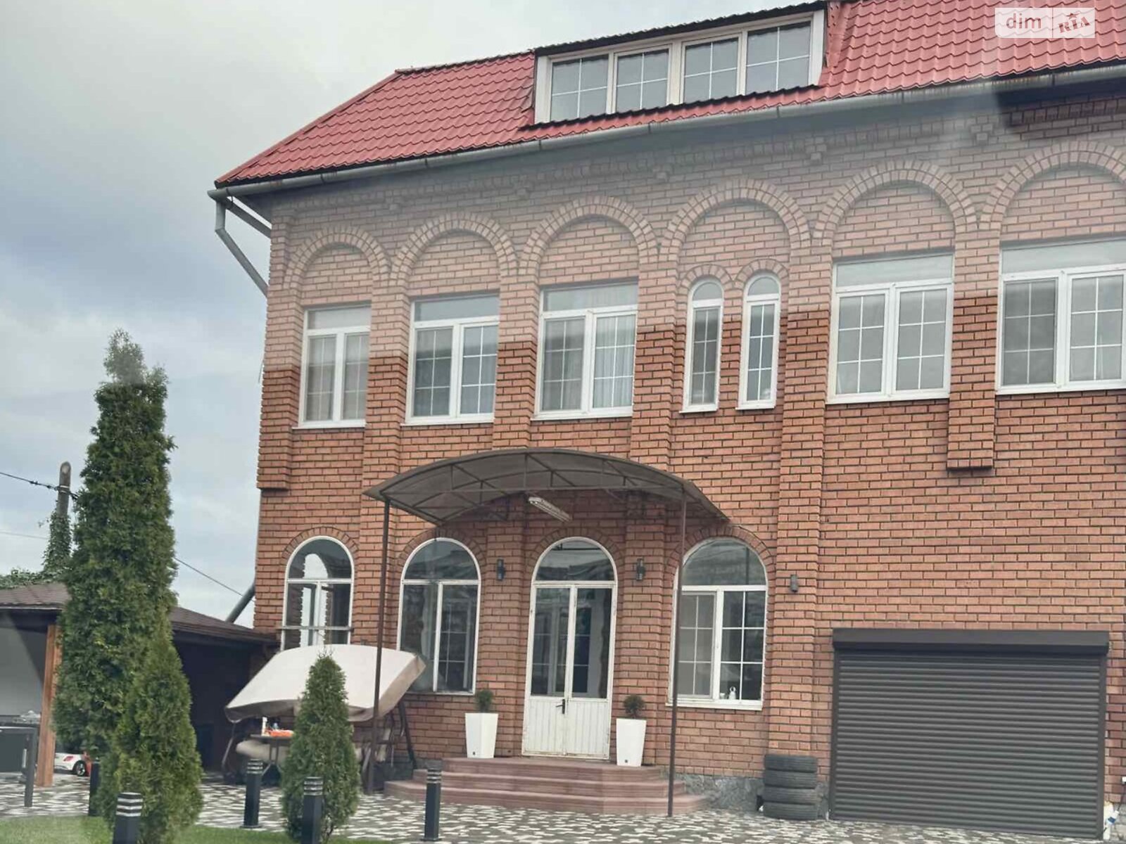 трехэтажный дом с гаражом, 470 кв. м, кирпич. Продажа в Днепре район Чечеловский фото 1