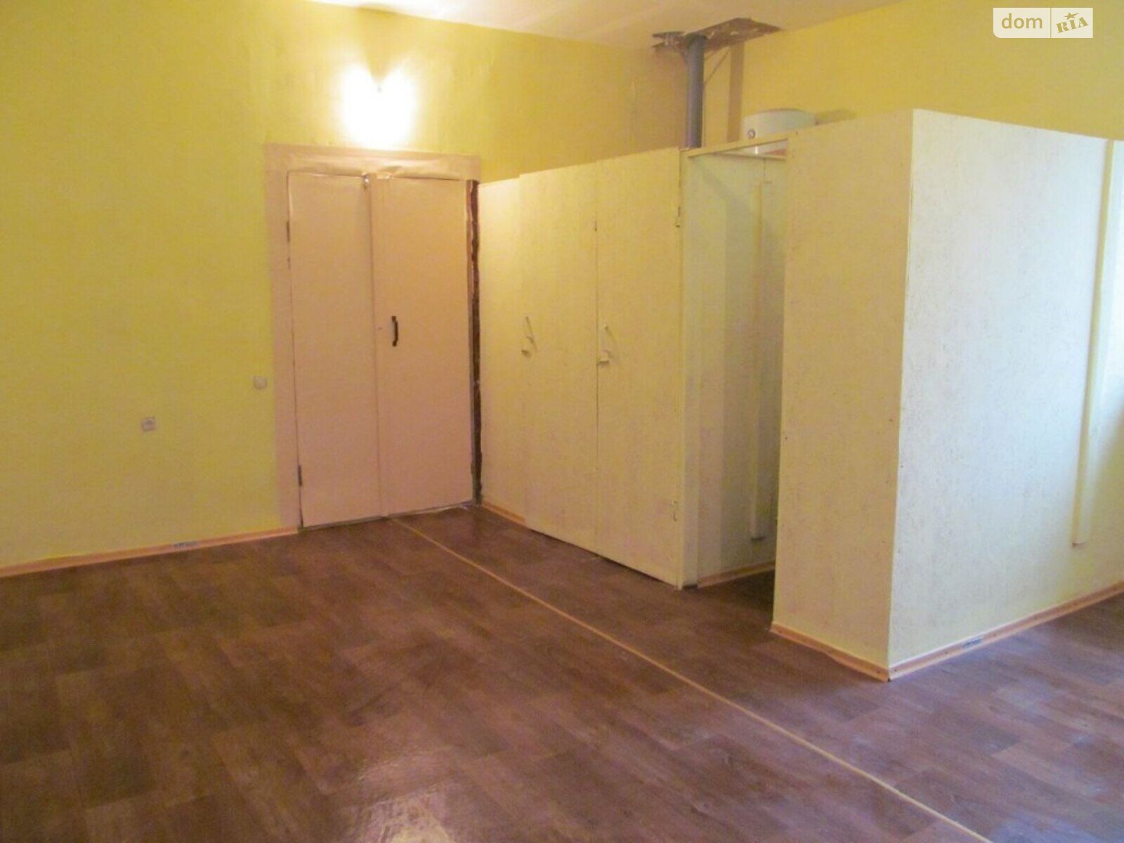 трехэтажный дом без мебели, 420 кв. м, кирпич. Продажа в Чумаках фото 1