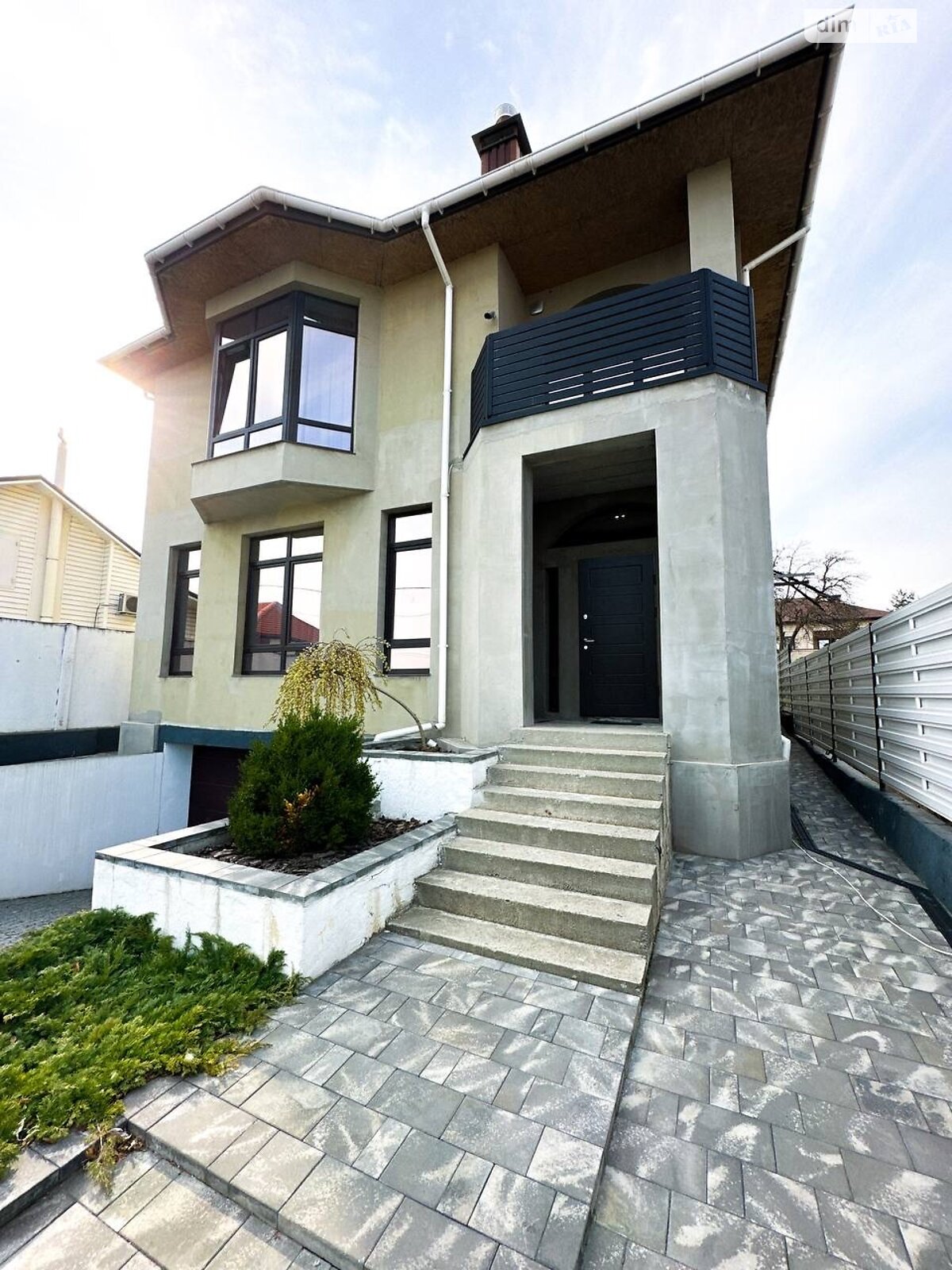 двухэтажный дом с гаражом, 260 кв. м, кирпич. Продажа в Днепре район ДИИТ фото 1 двухэтажный дом с гаражом, 260 кв. м, кирпич. Продажа в Днепре район ДИИТ фото 1