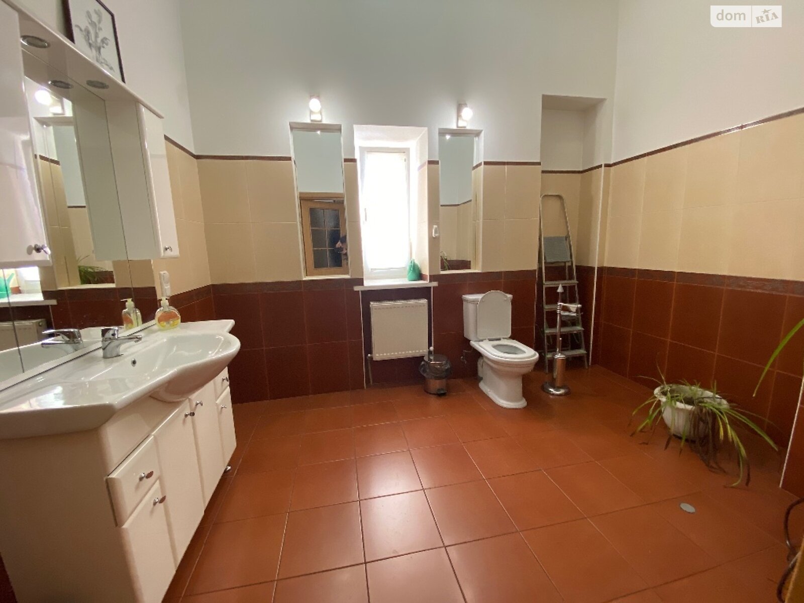 двоповерховий будинок з опаленням, 215 кв. м, цегла. Продаж в Дніпрі фото 1 двоповерховий будинок з опаленням, 215 кв. м, цегла. Продаж в Дніпрі фото 1