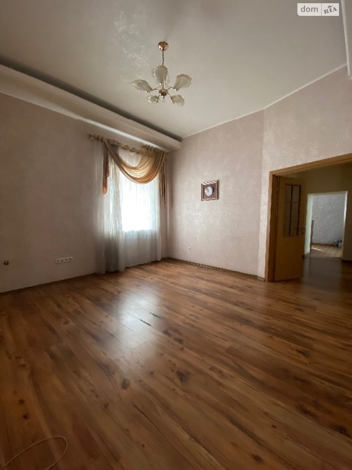 двоповерховий будинок з опаленням, 215 кв. м, цегла. Продаж в Дніпрі фото 1 двоповерховий будинок з опаленням, 215 кв. м, цегла. Продаж в Дніпрі фото 1