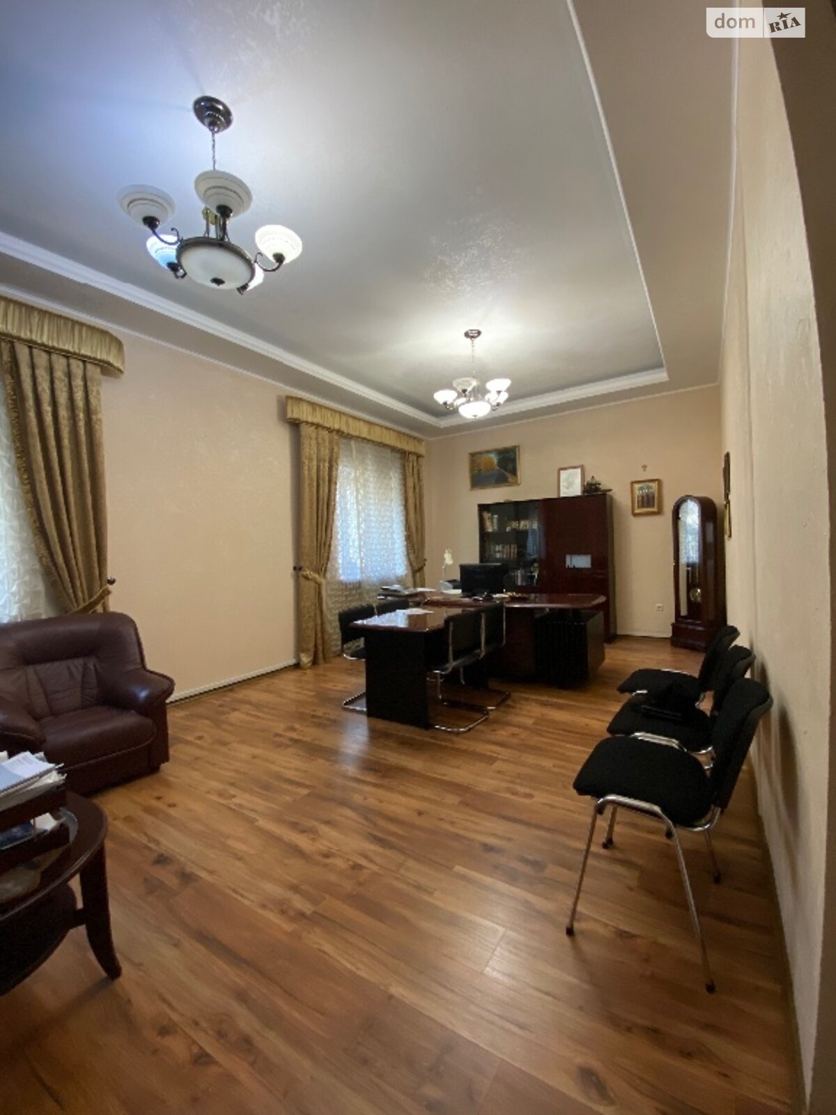 двоповерховий будинок з опаленням, 215 кв. м, цегла. Продаж в Дніпрі фото 1 двоповерховий будинок з опаленням, 215 кв. м, цегла. Продаж в Дніпрі фото 1