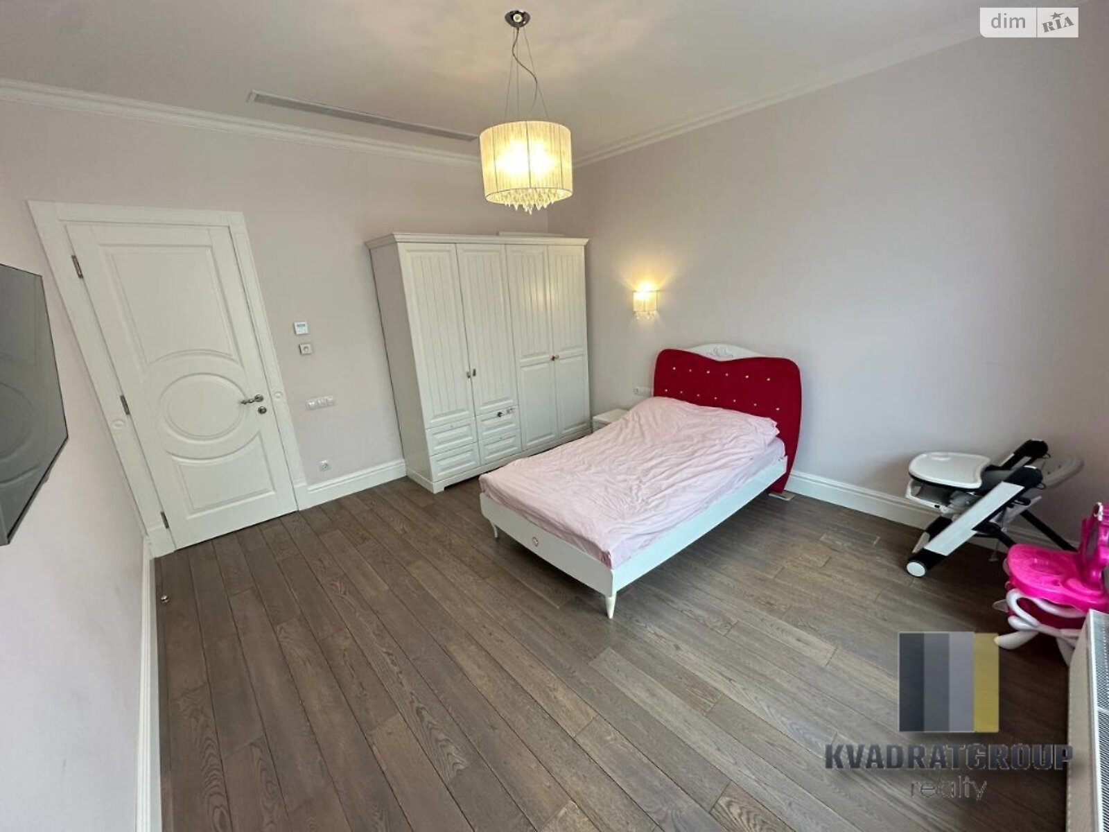 одноэтажный дом с ремонтом, 241.6 кв. м, кирпич. Продажа в Днепре фото 1 одноэтажный дом с ремонтом, 241.6 кв. м, кирпич. Продажа в Днепре фото 1