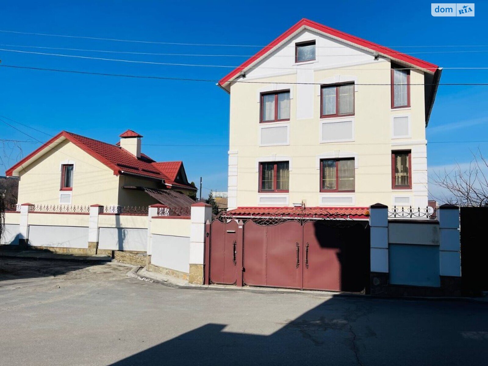 трехэтажный дом с гаражом, 240 кв. м, кирпич. Продажа в Днепре район Гагарина фото 1