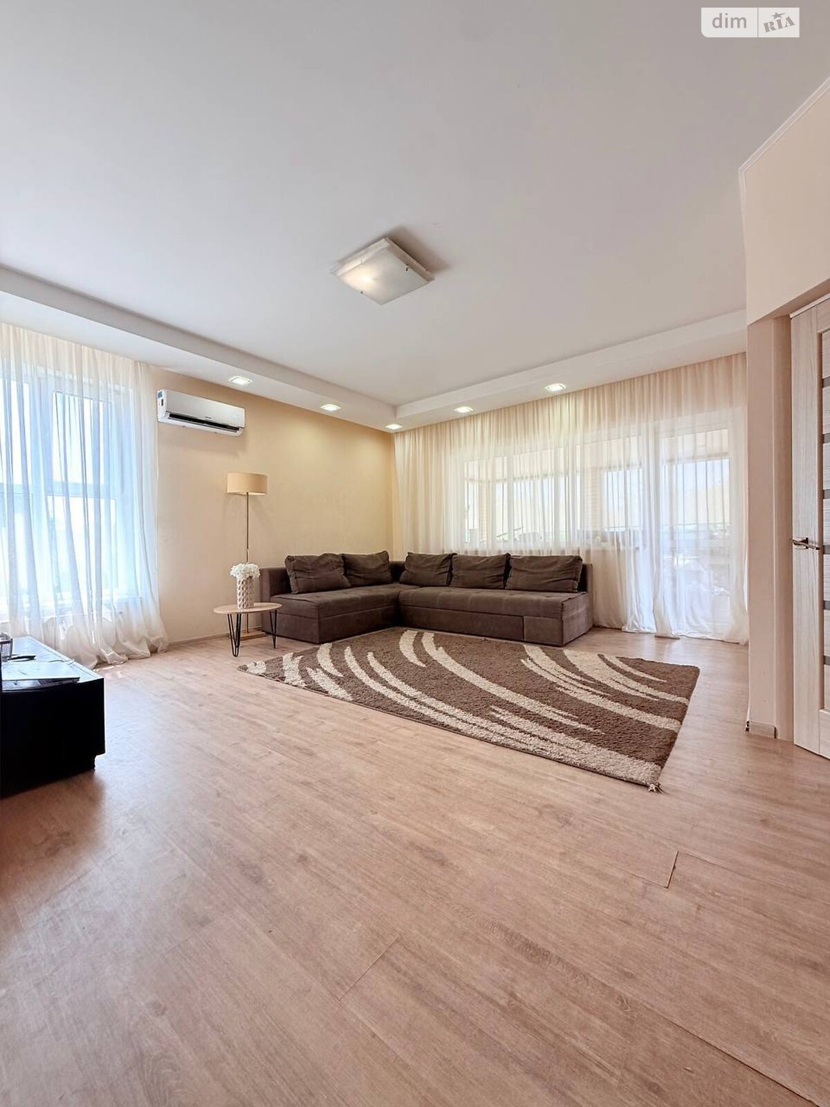 двоповерховий будинок з гаражем, 167.5 кв. м, цегла. Продаж в Дніпрі, район Амур-Нижньодніпровський фото 1 двоповерховий будинок з гаражем, 167.5 кв. м, цегла. Продаж в Дніпрі, район Амур-Нижньодніпровський фото 1