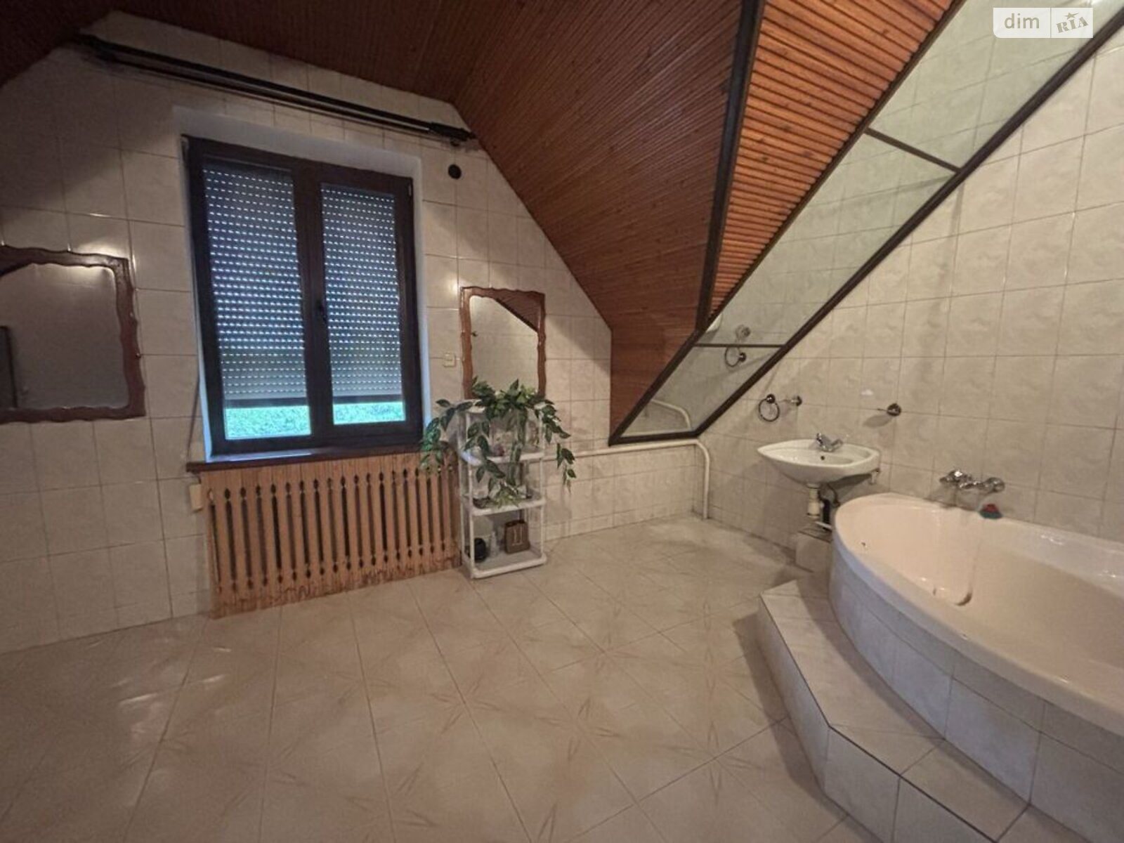 триповерховий будинок з верандою, 802 кв. м, цегла. Продаж в Дніпрі, район Ігрень фото 1 триповерховий будинок з верандою, 802 кв. м, цегла. Продаж в Дніпрі, район Ігрень фото 1