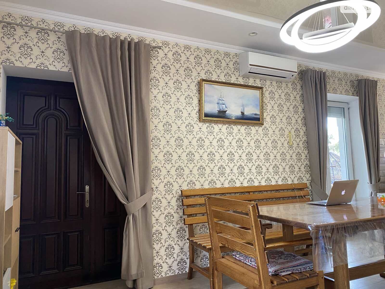 триповерховий будинок з гаражем, 370 кв. м, цегла. Продаж в Дніпрі, район Кам’янка фото 1 триповерховий будинок з гаражем, 370 кв. м, цегла. Продаж в Дніпрі, район Кам’янка фото 1