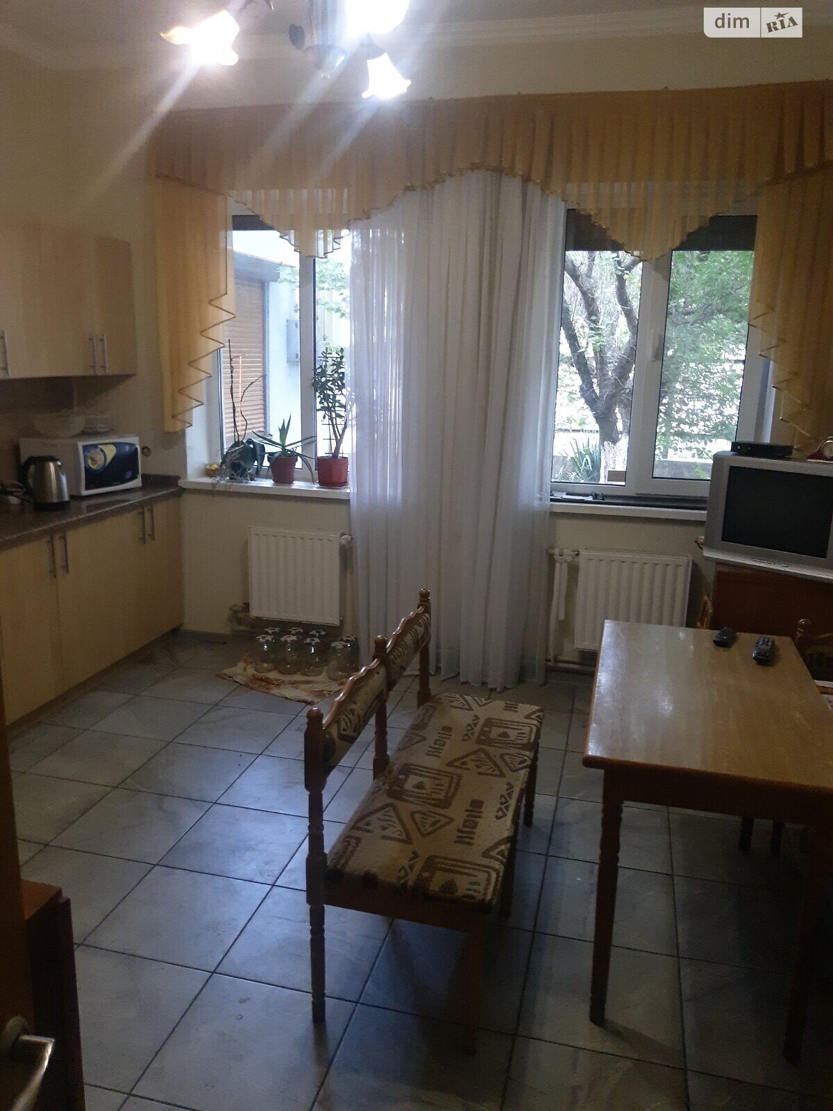 триповерховий будинок з гаражем, 329.9 кв. м, цегла. Продаж у Кам’янці фото 1 триповерховий будинок з гаражем, 329.9 кв. м, цегла. Продаж у Кам’янці фото 1