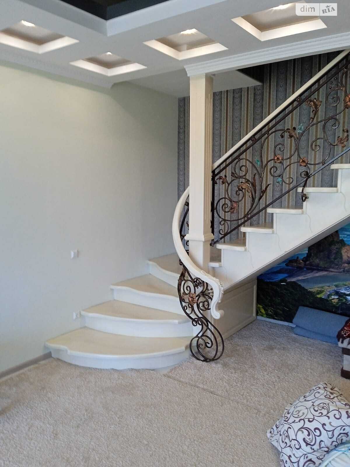 двухэтажный дом с балконом, 209 кв. м, шлакобетон. Продажа в Днепре район Клинчик фото 1