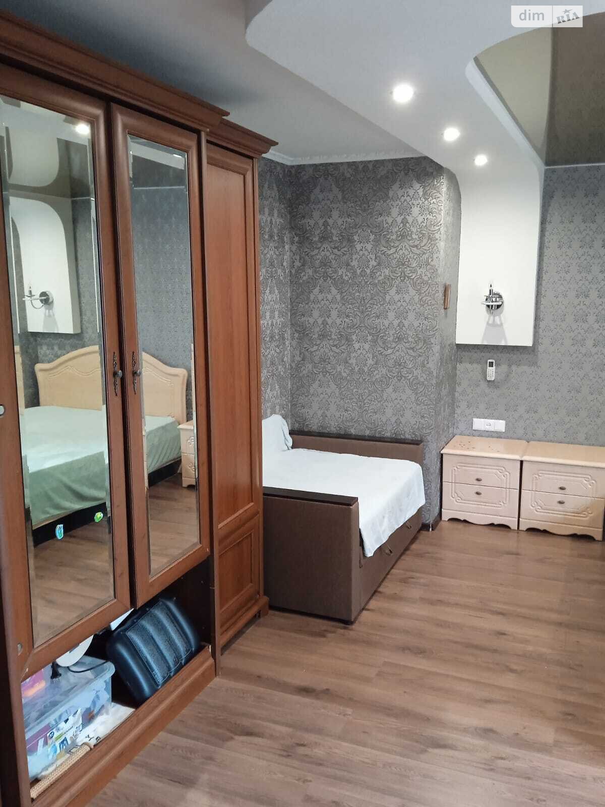 двухэтажный дом с балконом, 209 кв. м, шлакобетон. Продажа в Днепре район Клинчик фото 1