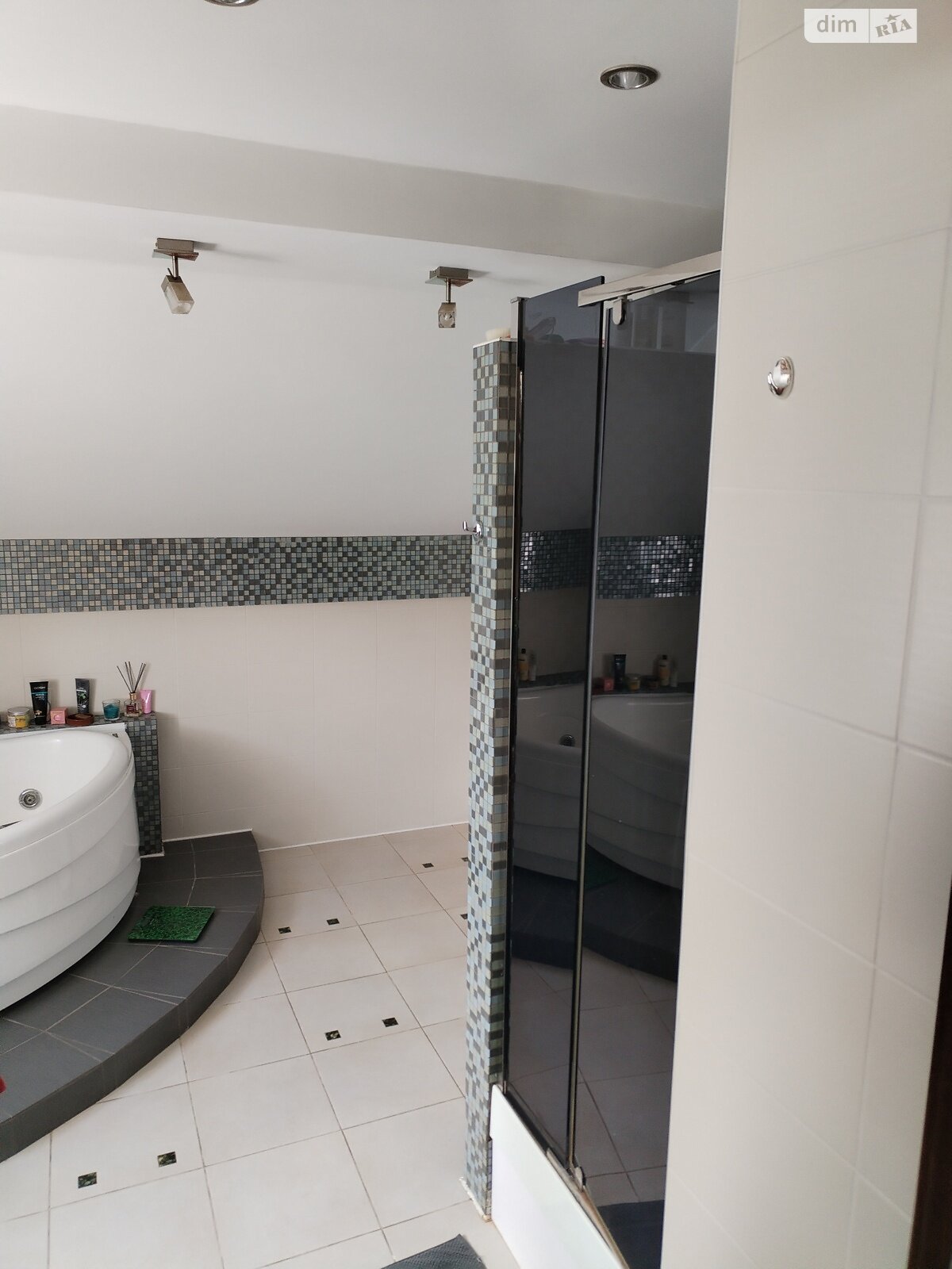 двухэтажный дом с верандой, 220 кв. м, шлакобетон. Продажа в Днепре район Корея фото 1 двухэтажный дом с верандой, 220 кв. м, шлакобетон. Продажа в Днепре район Корея фото 1