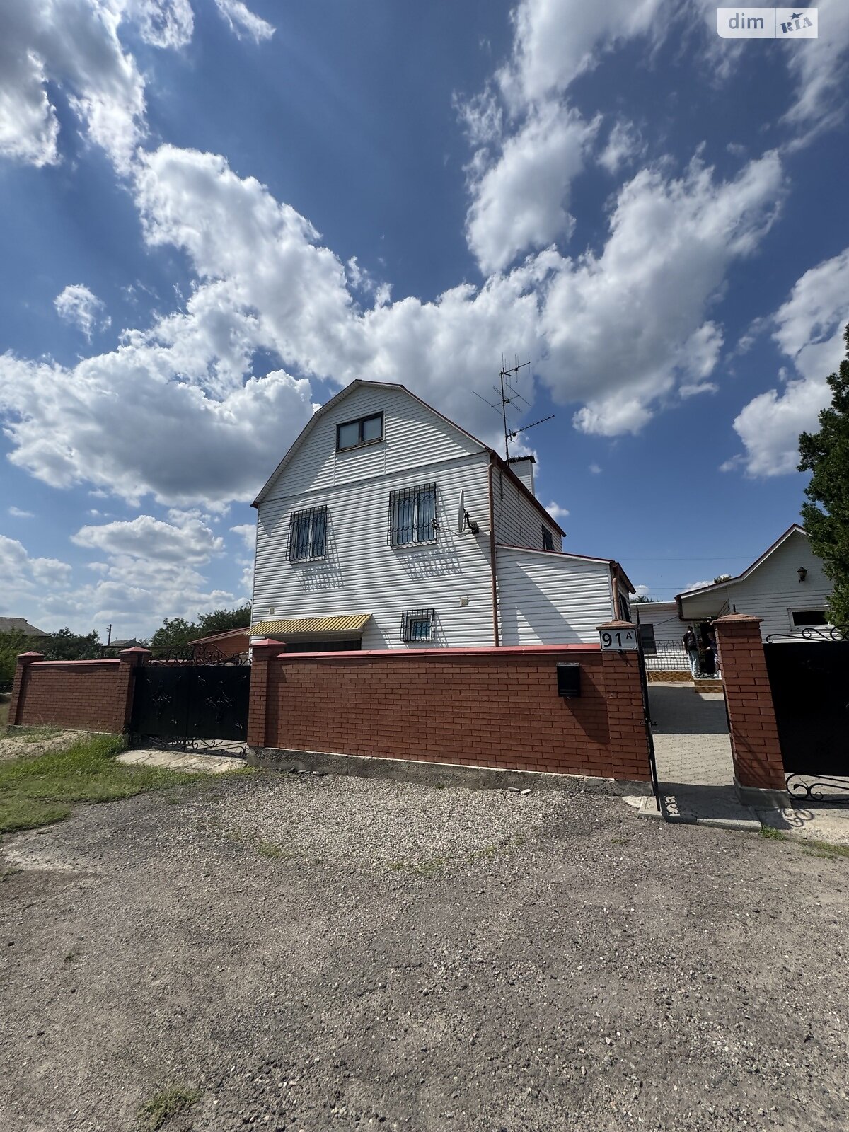 триповерховий будинок з гаражем, 120 кв. м, кирпич. Продаж в Дніпрі, район Краснопілля фото 1