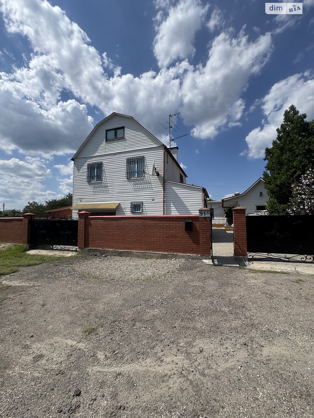 триповерховий будинок з гаражем, 120 кв. м, кирпич. Продаж в Дніпрі, район Краснопілля фото 1