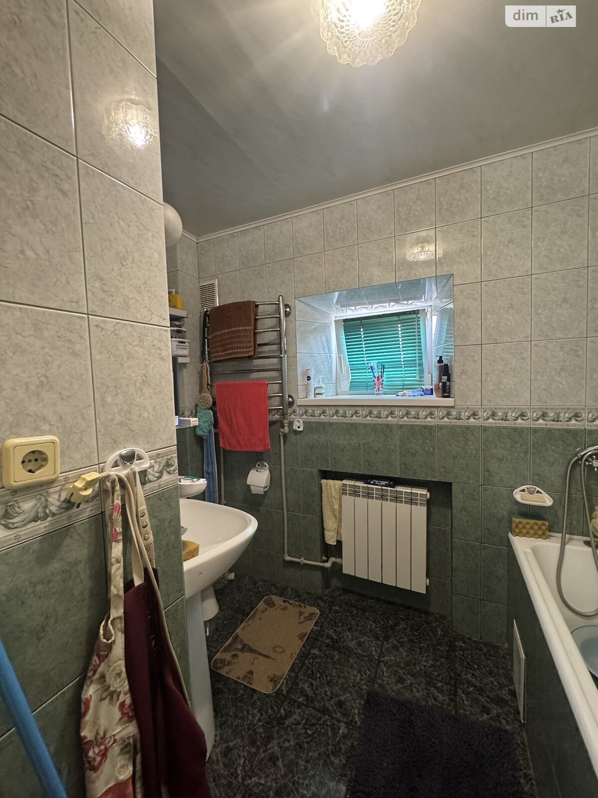 триповерховий будинок з гаражем, 120 кв. м, кирпич. Продаж в Дніпрі, район Краснопілля фото 1