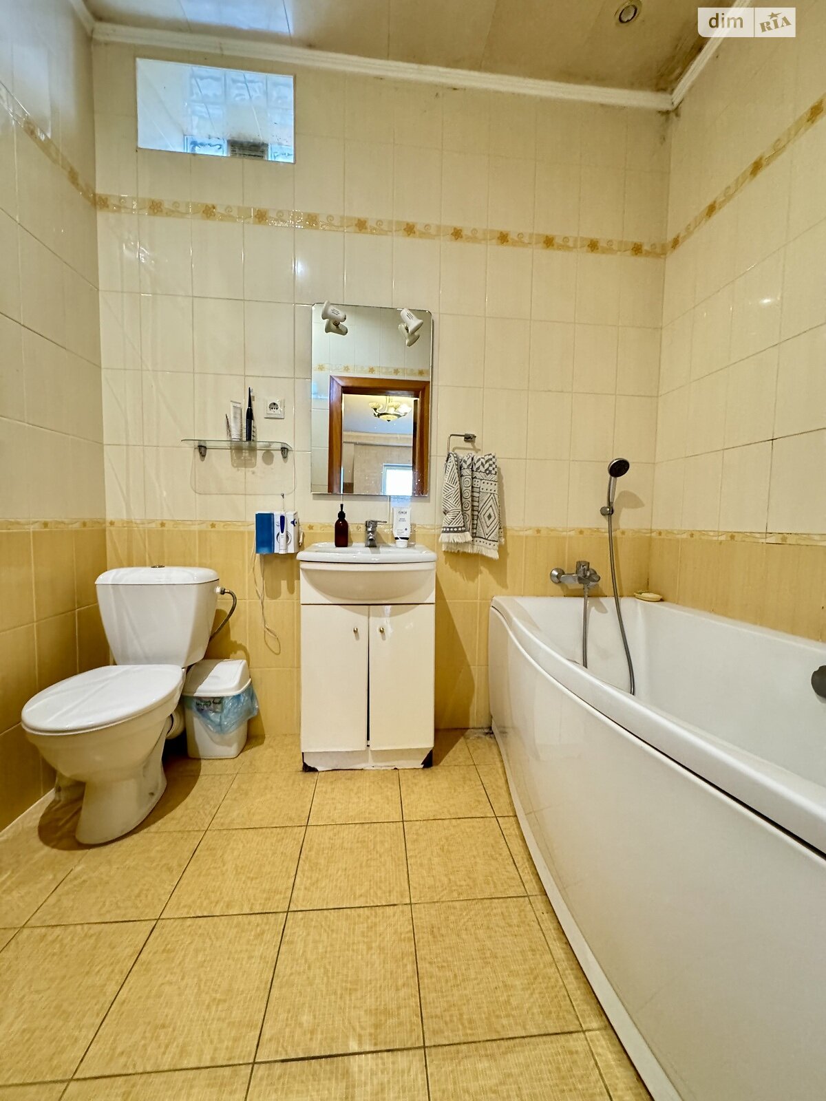 двоповерховий будинок з гаражем, 293.8 кв. м, цегла. Продаж в Дніпрі, район Краснопілля фото 1 двоповерховий будинок з гаражем, 293.8 кв. м, цегла. Продаж в Дніпрі, район Краснопілля фото 1