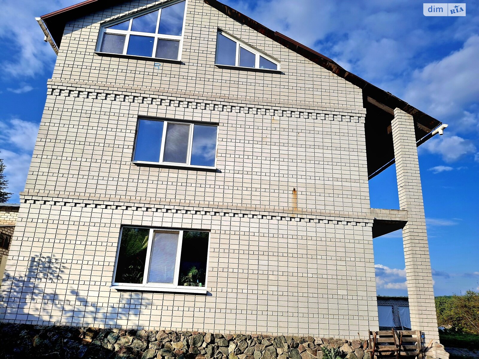 триповерховий будинок з опаленням, 350 кв. м, цегла. Продаж в Дніпрі, район Краснопілля фото 1 триповерховий будинок з опаленням, 350 кв. м, цегла. Продаж в Дніпрі, район Краснопілля фото 1