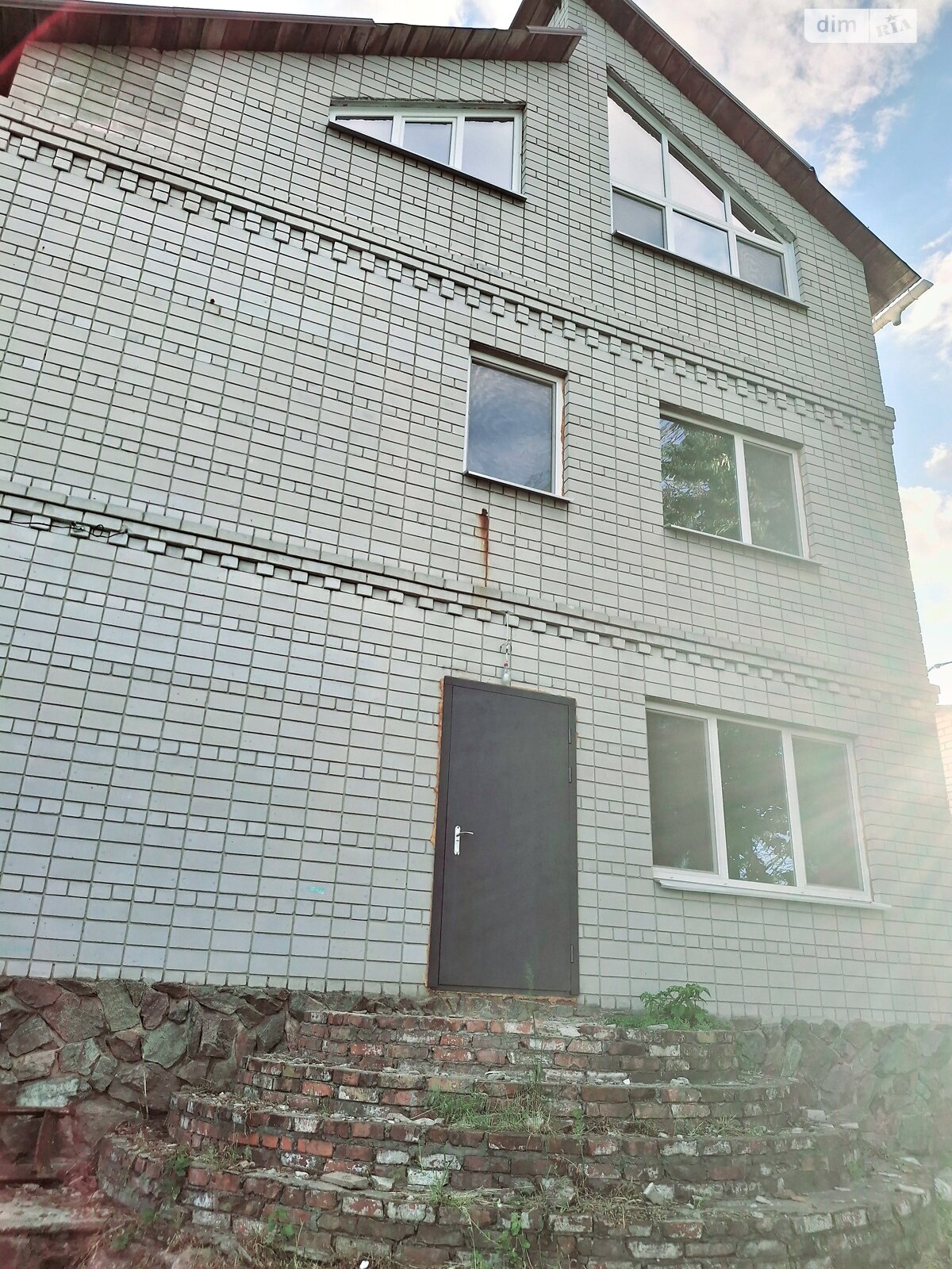 триповерховий будинок з опаленням, 350 кв. м, цегла. Продаж в Дніпрі, район Краснопілля фото 1 триповерховий будинок з опаленням, 350 кв. м, цегла. Продаж в Дніпрі, район Краснопілля фото 1