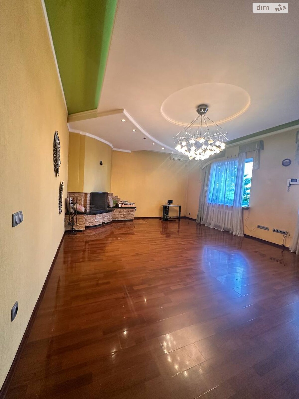 двоповерховий будинок з верандою, 188 кв. м, цегла. Продаж у Дніпрі фото 1 двоповерховий будинок з верандою, 188 кв. м, цегла. Продаж у Дніпрі фото 1