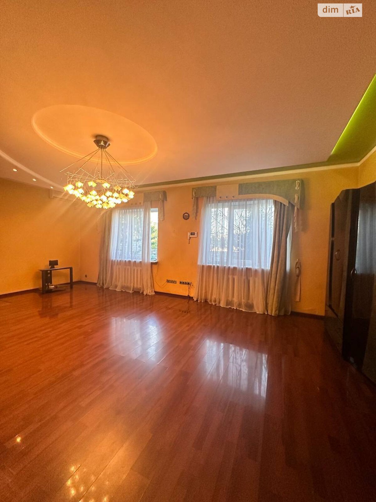 двоповерховий будинок з верандою, 188 кв. м, цегла. Продаж у Дніпрі фото 1 двоповерховий будинок з верандою, 188 кв. м, цегла. Продаж у Дніпрі фото 1