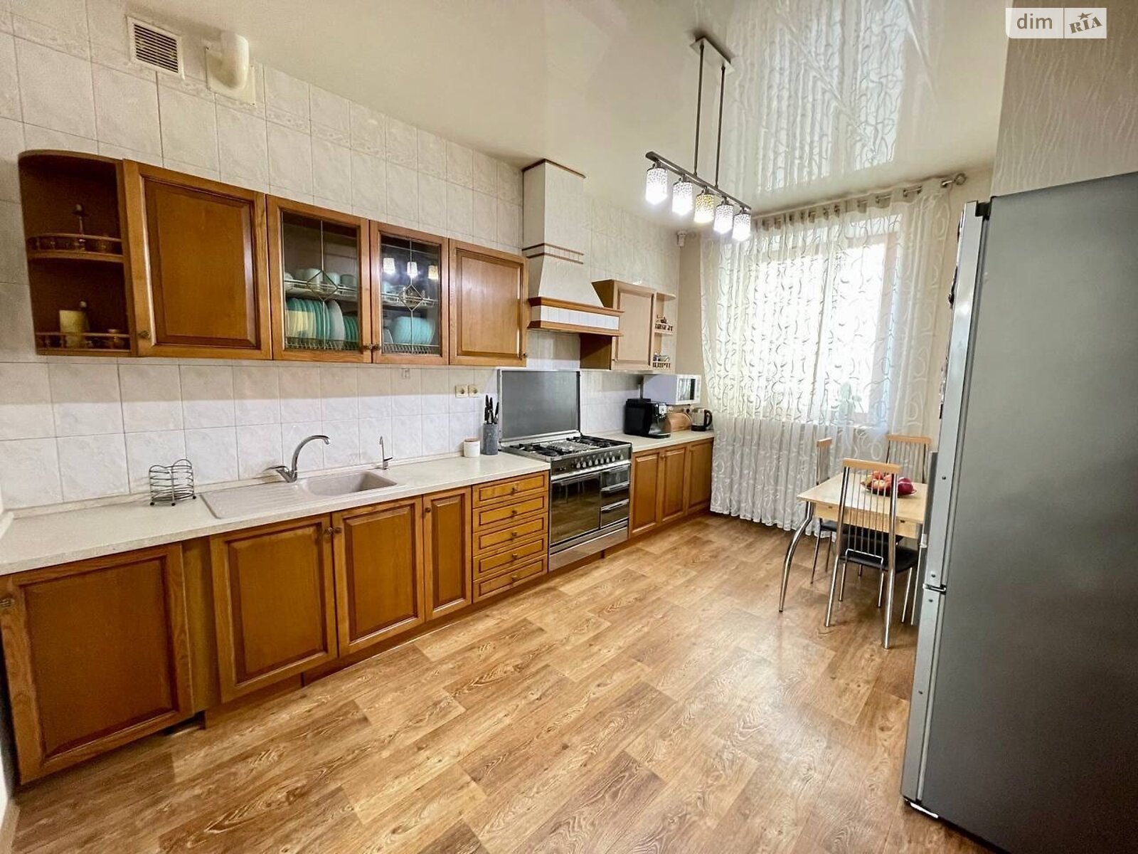двухэтажный дом с балконом, 281.4 кв. м, кирпич. Продажа в Днепре район Лагерный фото 1 двухэтажный дом с балконом, 281.4 кв. м, кирпич. Продажа в Днепре район Лагерный фото 1