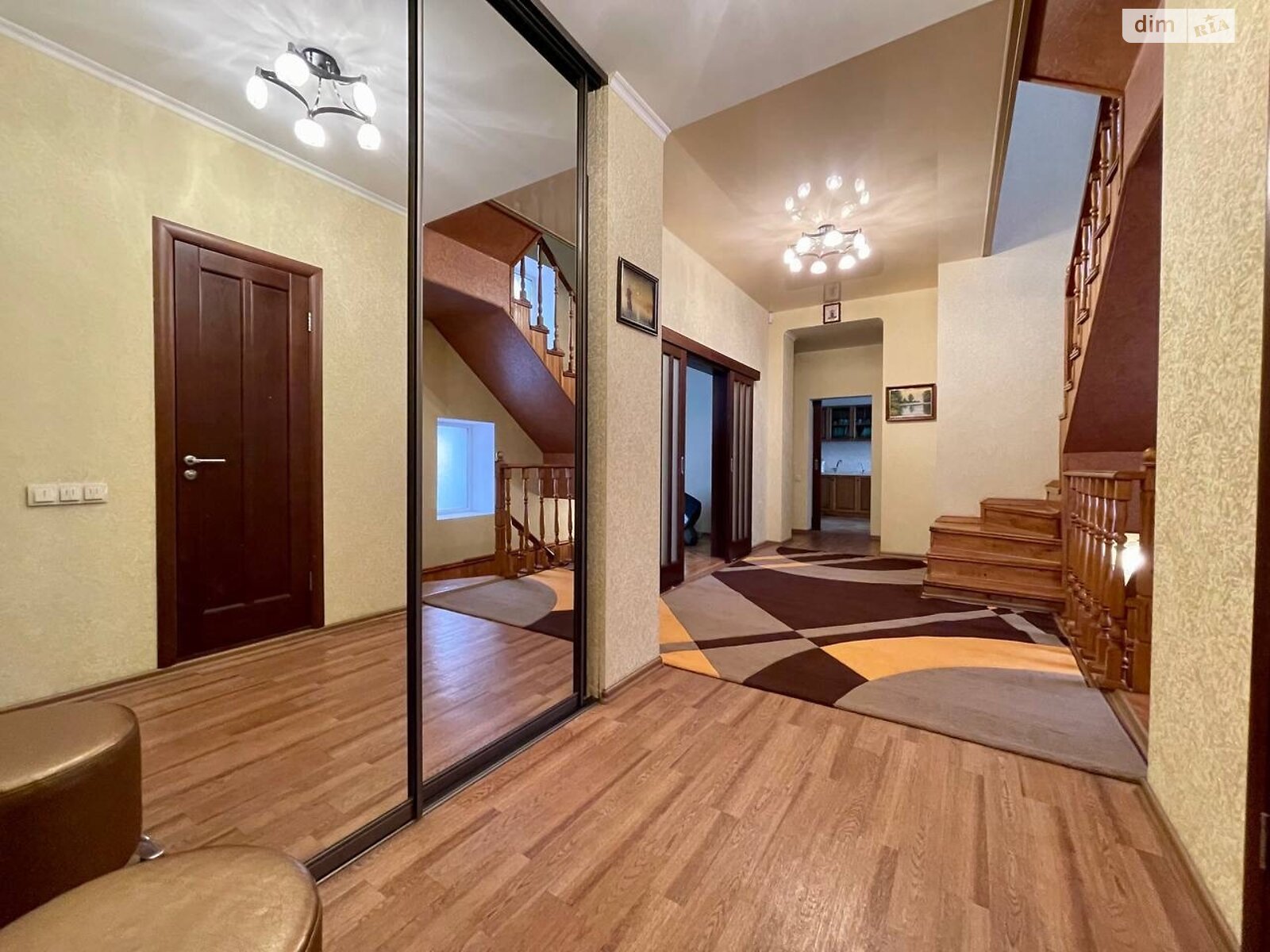 двухэтажный дом с балконом, 281.4 кв. м, кирпич. Продажа в Днепре район Лагерный фото 1 двухэтажный дом с балконом, 281.4 кв. м, кирпич. Продажа в Днепре район Лагерный фото 1