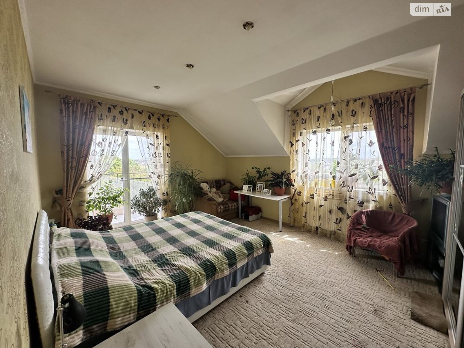 двоповерховий будинок з гаражем, 160 кв. м, ракушняк. Продаж в Дніпрі, район Лоцкам’янка фото 1 двоповерховий будинок з гаражем, 160 кв. м, ракушняк. Продаж в Дніпрі, район Лоцкам’янка фото 1