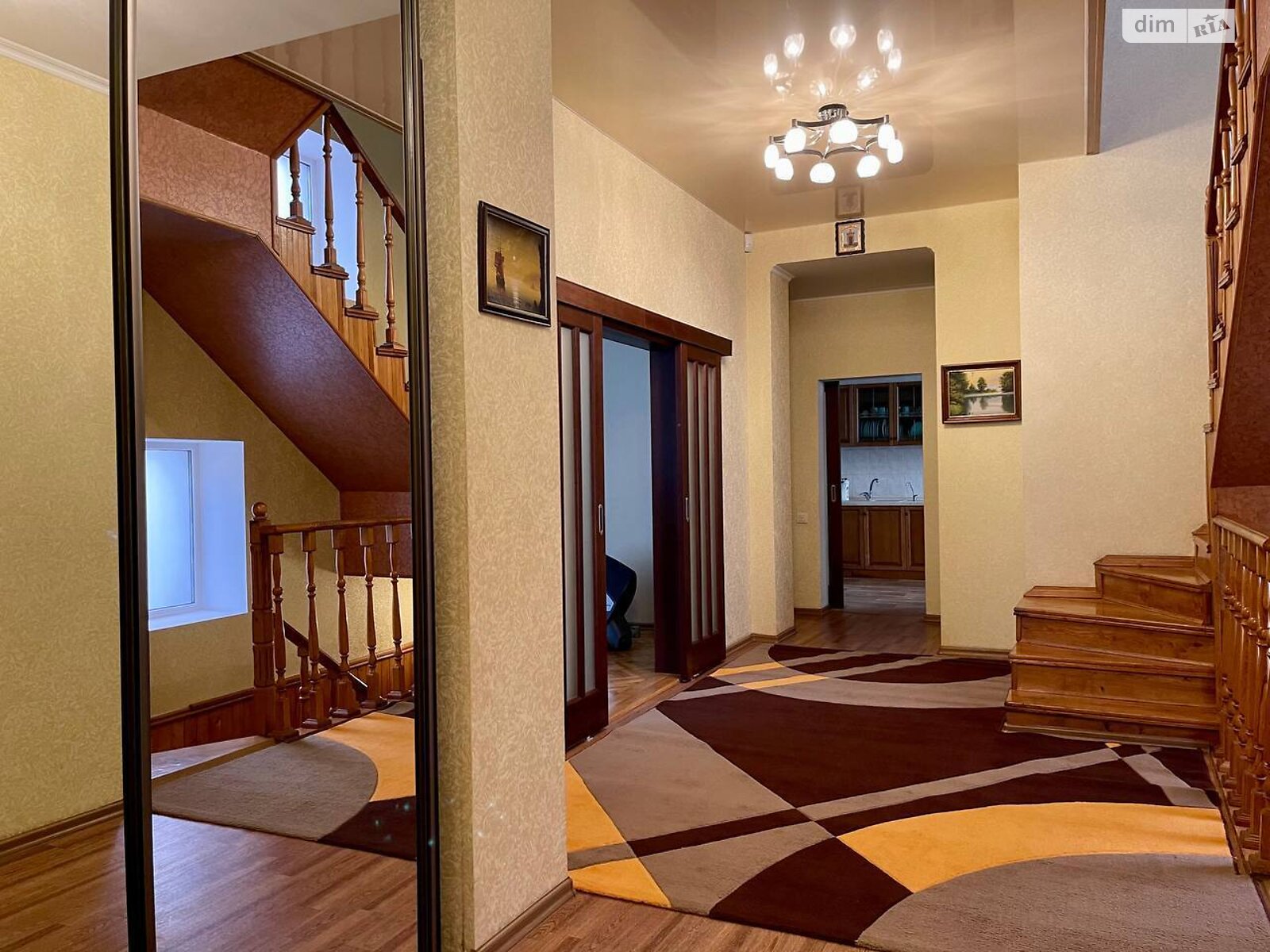 двухэтажный дом с балконом, 280 кв. м, кирпич. Продажа в Днепре район Нагорный фото 1 двухэтажный дом с балконом, 280 кв. м, кирпич. Продажа в Днепре район Нагорный фото 1