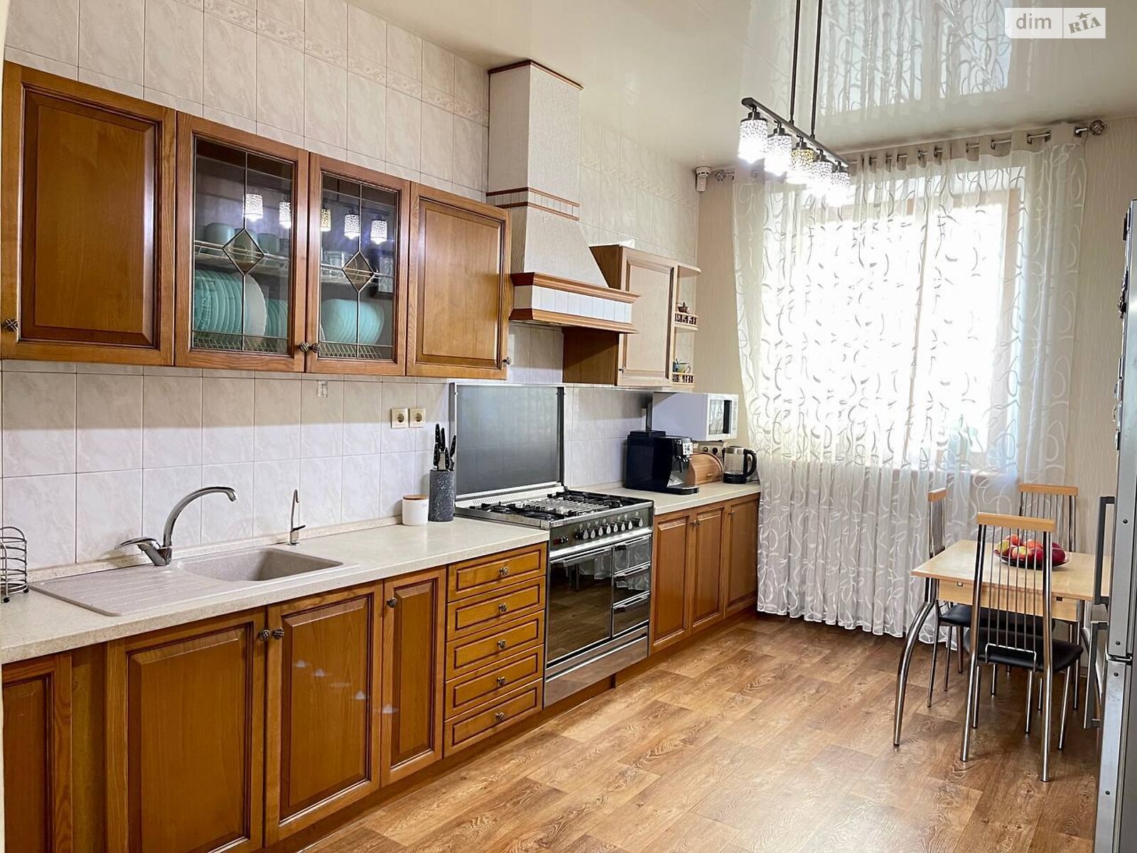 двухэтажный дом с балконом, 280 кв. м, кирпич. Продажа в Днепре район Нагорный фото 1 двухэтажный дом с балконом, 280 кв. м, кирпич. Продажа в Днепре район Нагорный фото 1