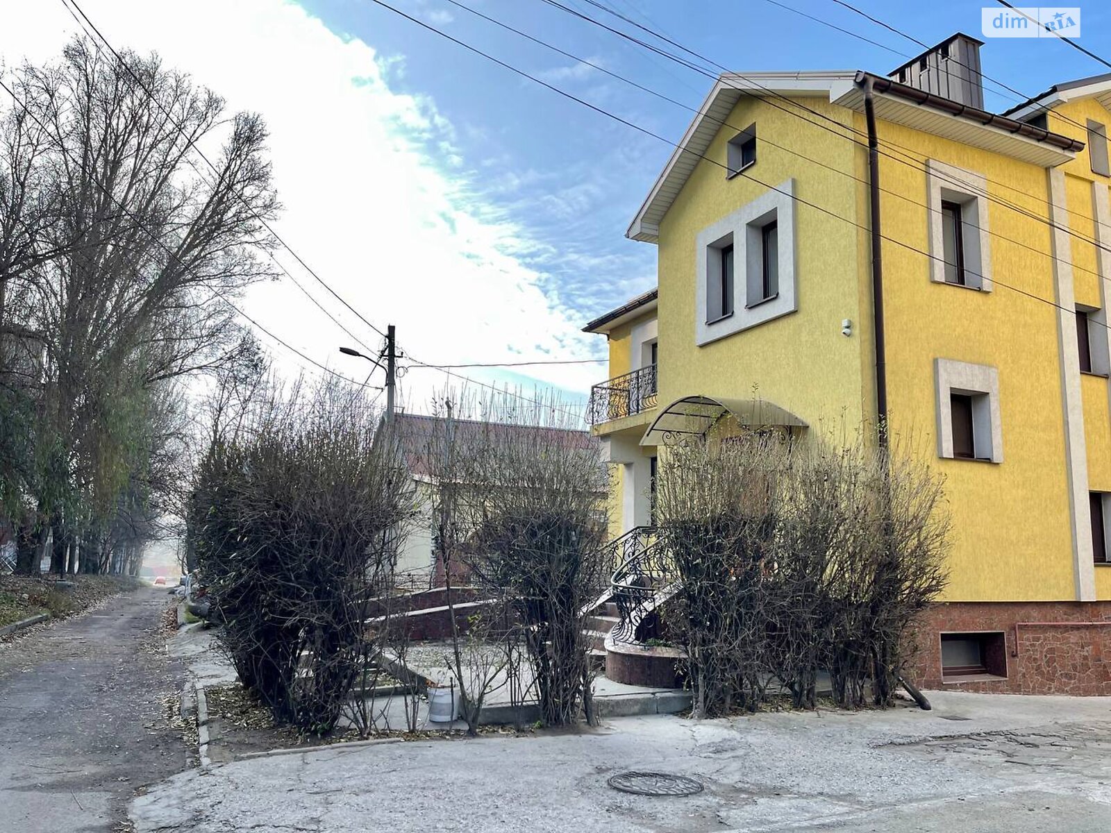 двухэтажный дом с балконом, 280 кв. м, кирпич. Продажа в Днепре район Нагорный фото 1 двухэтажный дом с балконом, 280 кв. м, кирпич. Продажа в Днепре район Нагорный фото 1