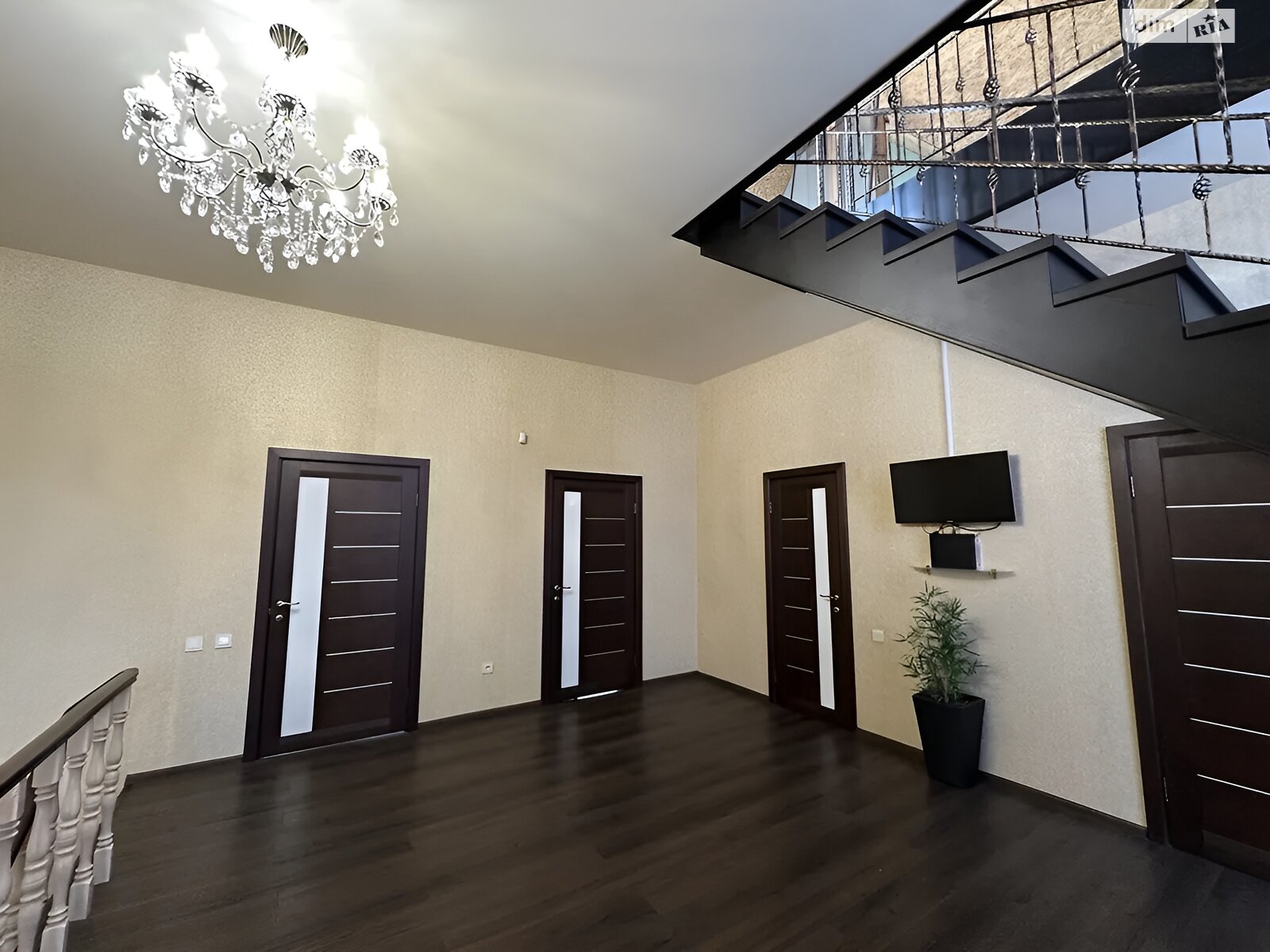 трехэтажный дом с мансардой, 172 кв. м, ракушечник (ракушняк). Продажа в Днепре район Новое Клочко фото 1 трехэтажный дом с мансардой, 172 кв. м, ракушечник (ракушняк). Продажа в Днепре район Новое Клочко фото 1