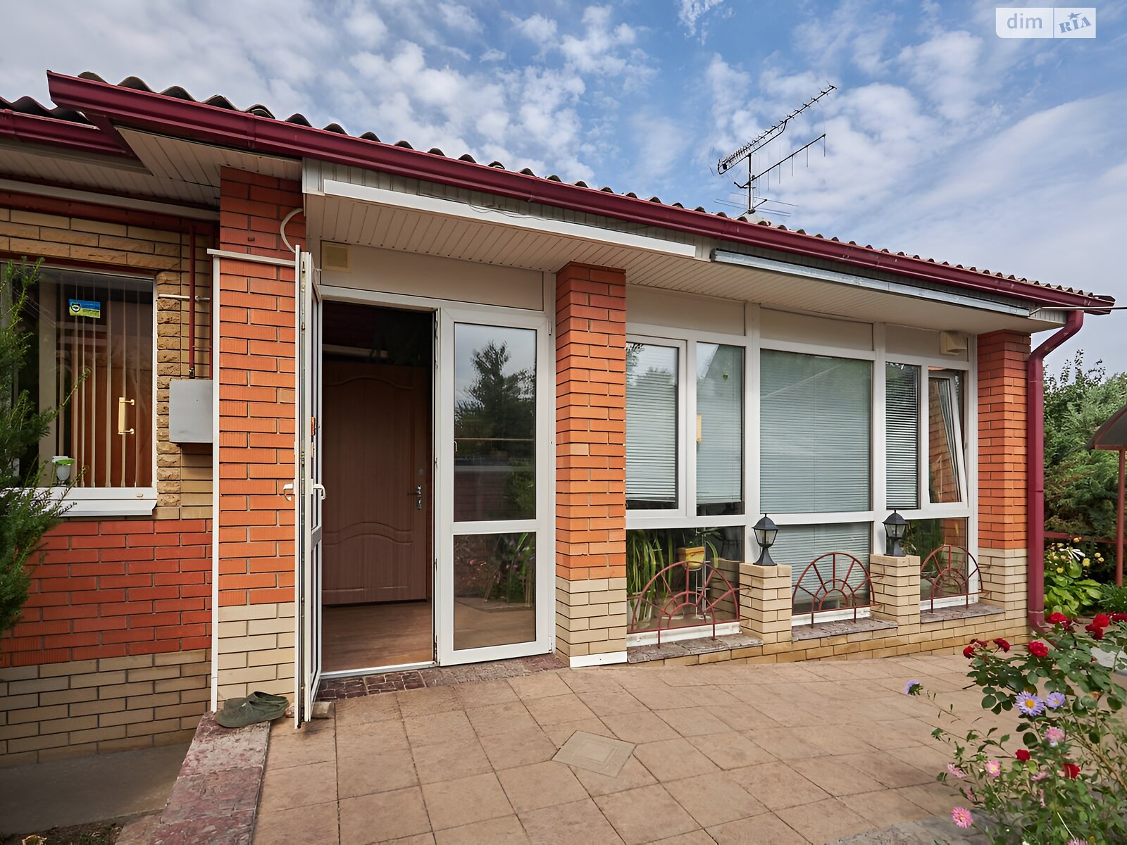 одноэтажный дом с верандой, 112.3 кв. м, кирпич. Продажа в Днепре район Новое Клочко фото 1 одноэтажный дом с верандой, 112.3 кв. м, кирпич. Продажа в Днепре район Новое Клочко фото 1