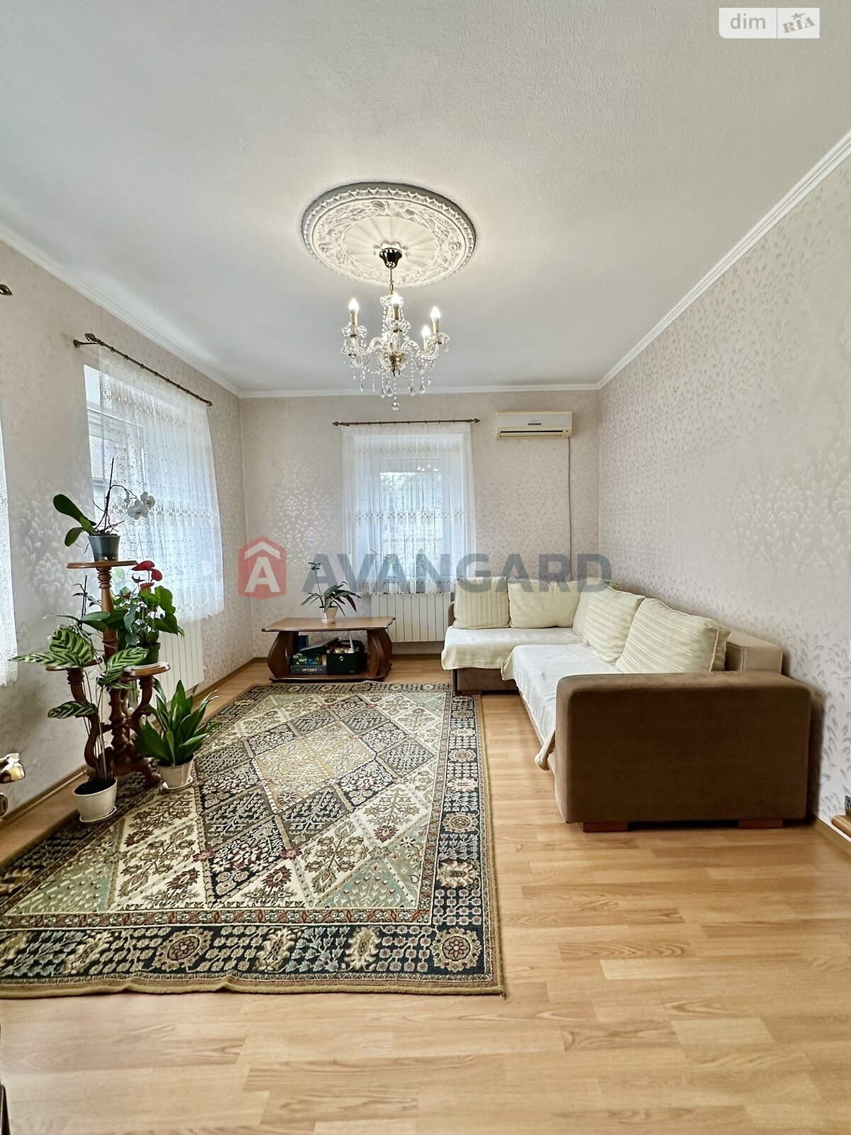 одноэтажный дом с отоплением, 188 кв. м, кирпич. Продажа в Днепре район Новокодакский фото 1 одноэтажный дом с отоплением, 188 кв. м, кирпич. Продажа в Днепре район Новокодакский фото 1