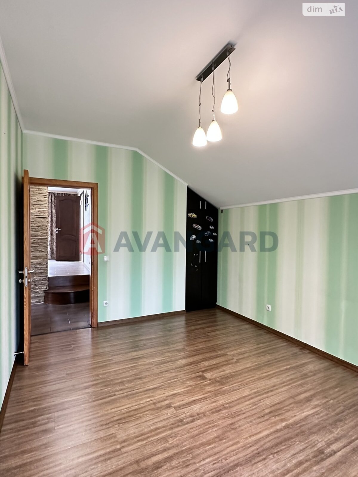 одноэтажный дом с отоплением, 188 кв. м, кирпич. Продажа в Днепре район Новокодакский фото 1 одноэтажный дом с отоплением, 188 кв. м, кирпич. Продажа в Днепре район Новокодакский фото 1