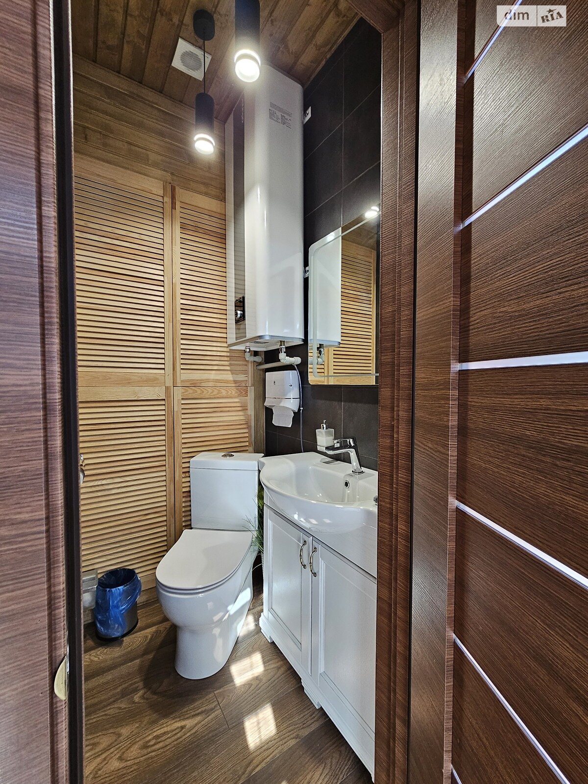 двоповерховий будинок з мансардою, 211.8 кв. м, газобетон. Продаж в Дніпрі, район Перемога-2 фото 1