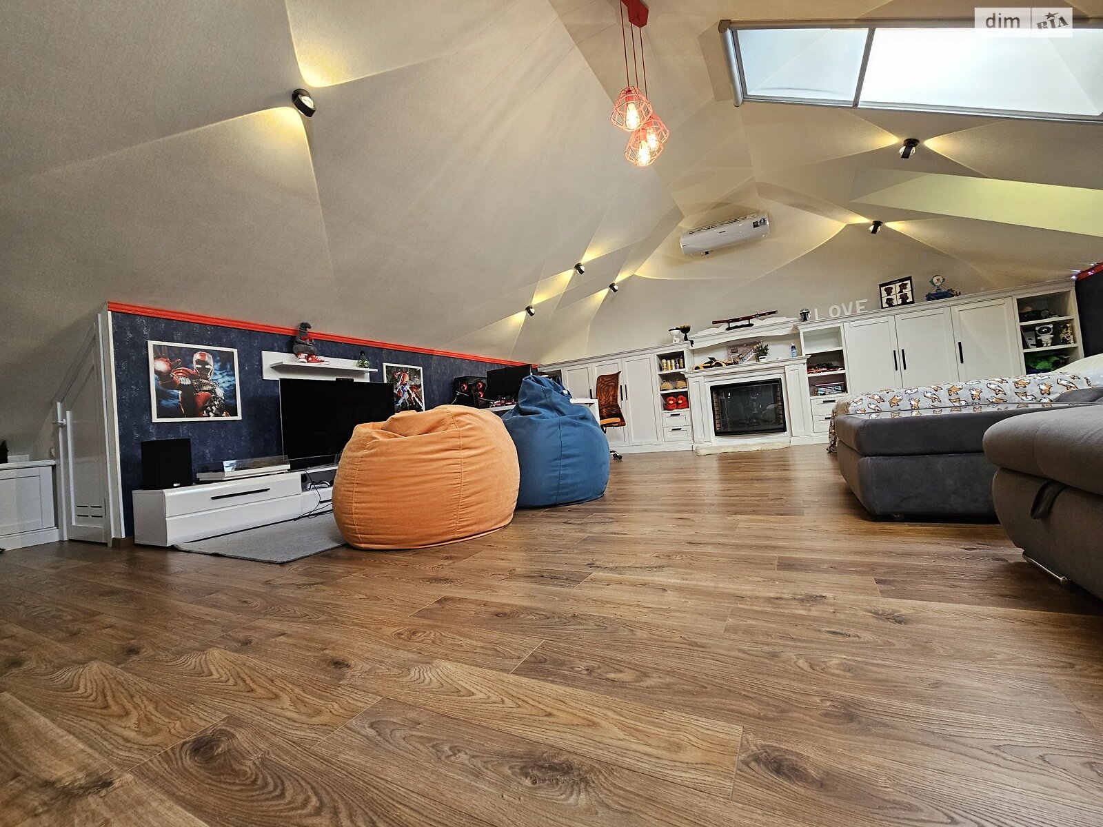 двоповерховий будинок з мансардою, 211.8 кв. м, газобетон. Продаж в Дніпрі, район Перемога-2 фото 1