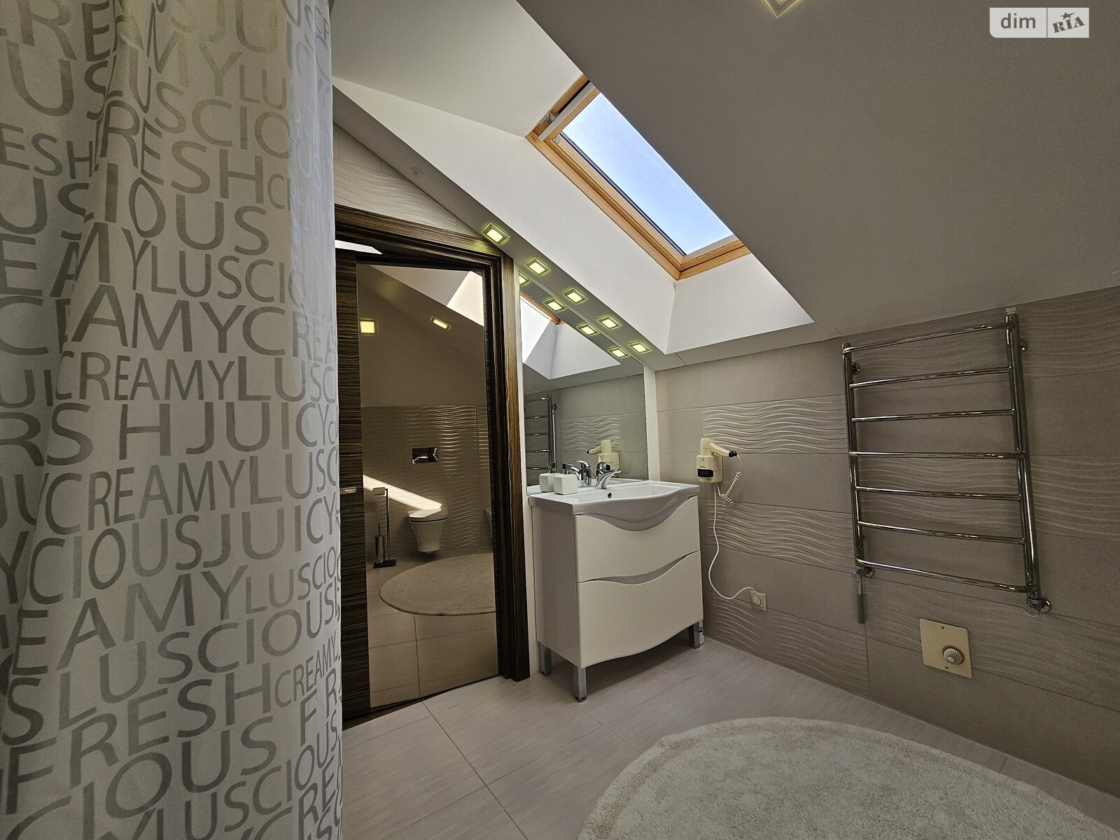 двоповерховий будинок з мансардою, 211.8 кв. м, газобетон. Продаж в Дніпрі, район Перемога-2 фото 1