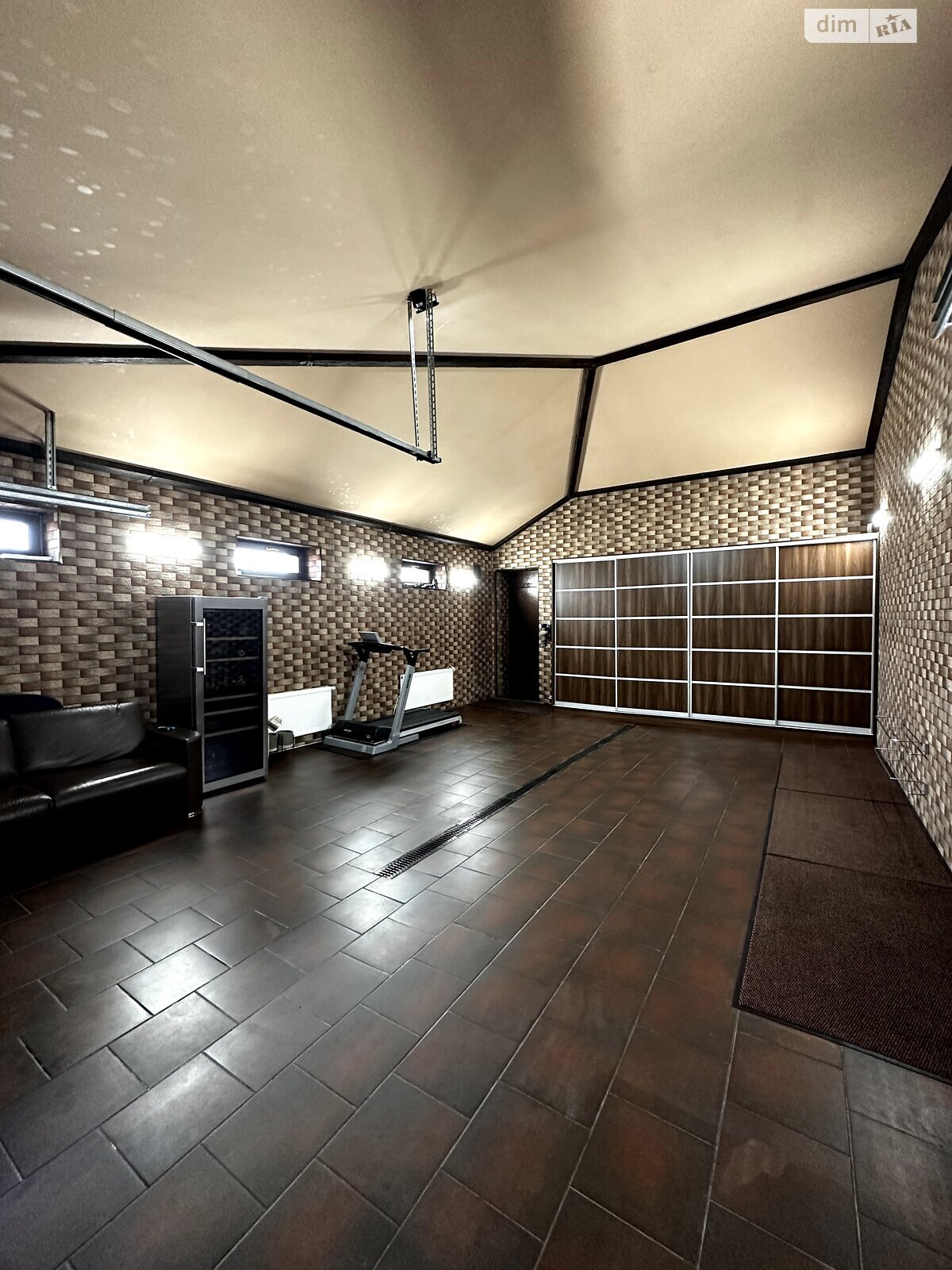 двоповерховий будинок з гаражем, 368.3 кв. м, цегла. Продаж в Дніпрі, район Самарський фото 1 двоповерховий будинок з гаражем, 368.3 кв. м, цегла. Продаж в Дніпрі, район Самарський фото 1